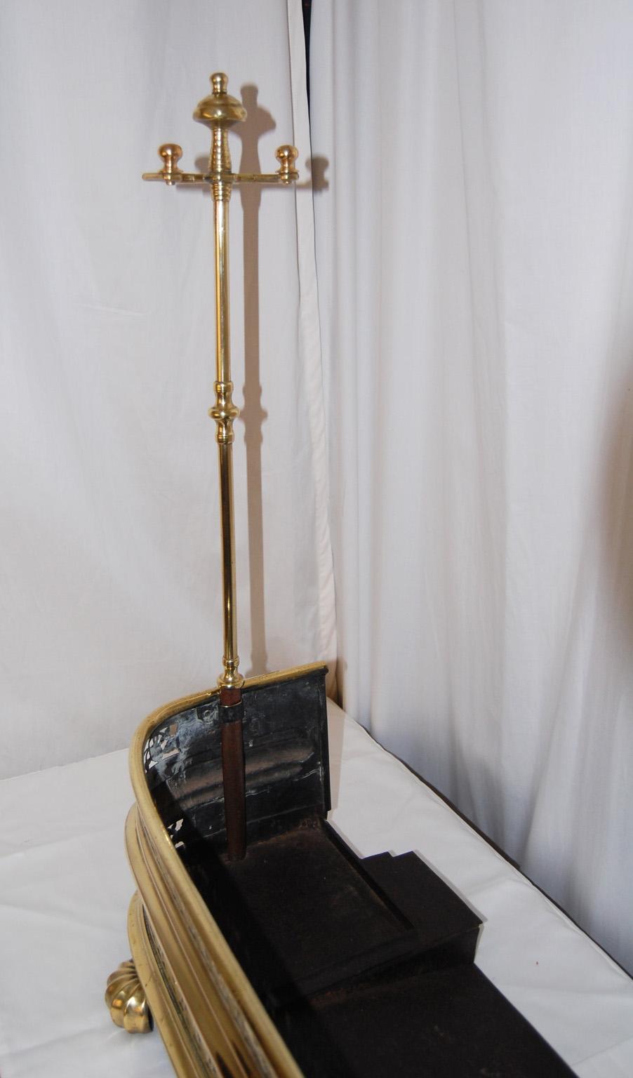 English William IV Brass Pierced  Fender with Removable Fire Tool Stanchions In Good Condition For Sale In Wells, ME