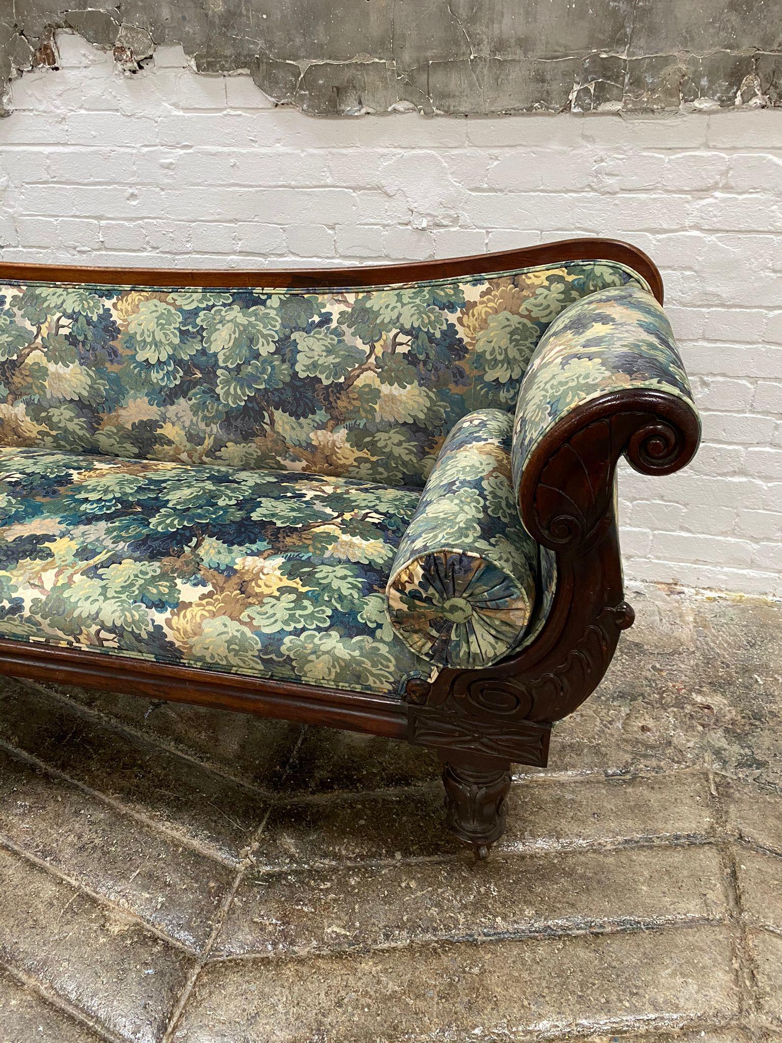 English William IV Carved Sofa, 19th Century For Sale 2