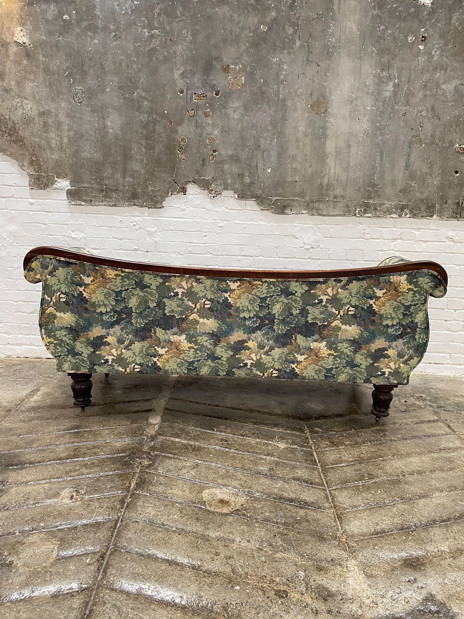 Englisches geschnitztes Sofa im William-IV-Stil, 19. Jahrhundert im Angebot 4