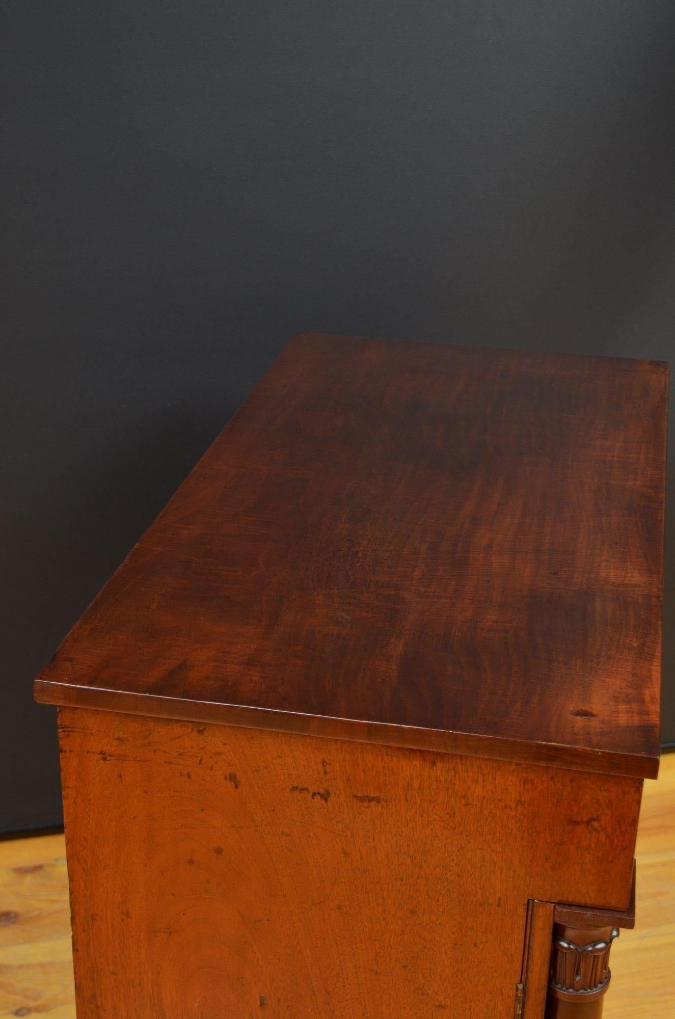 English William IV Chiffonier Sideboard in Mahogany In Good Condition In Whaley Bridge, GB
