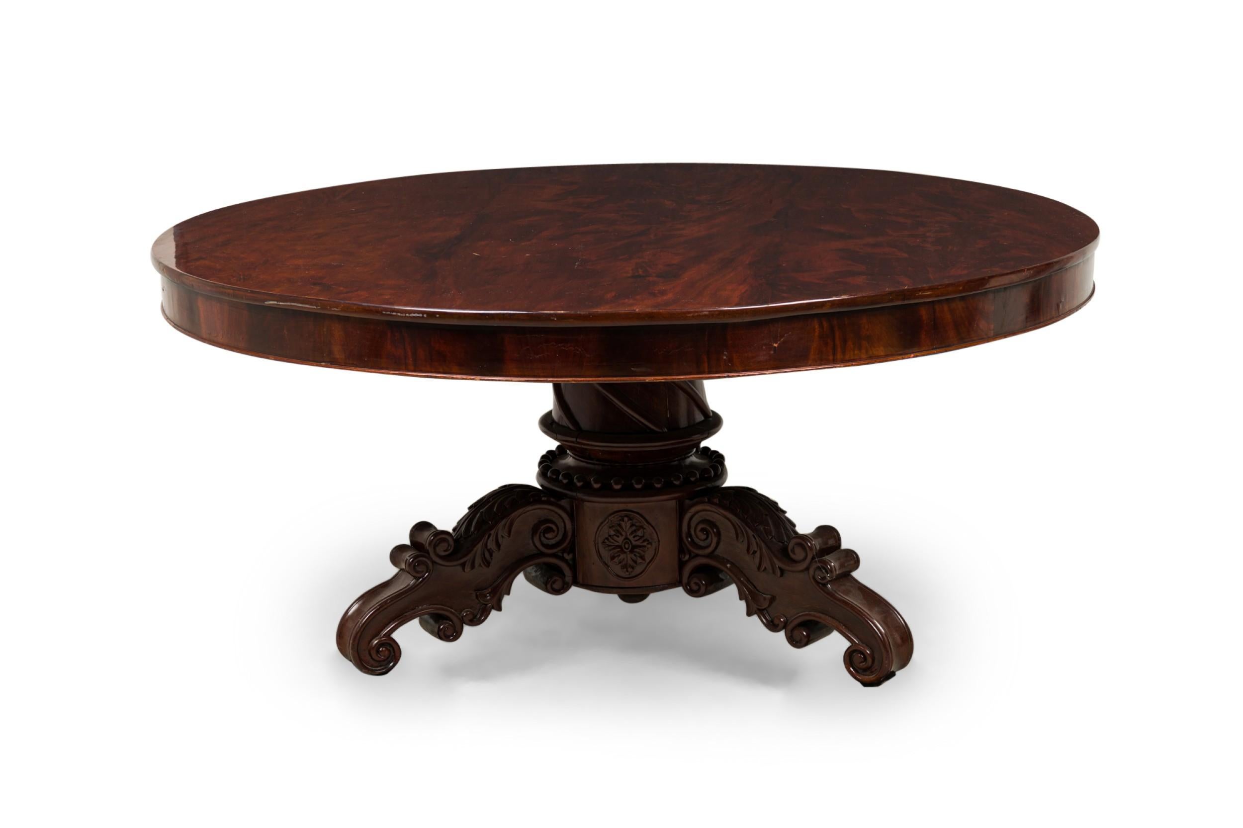 English William IV Circular Mahogany Veneer Center / Dining Table In Good Condition For Sale In Queens, NY