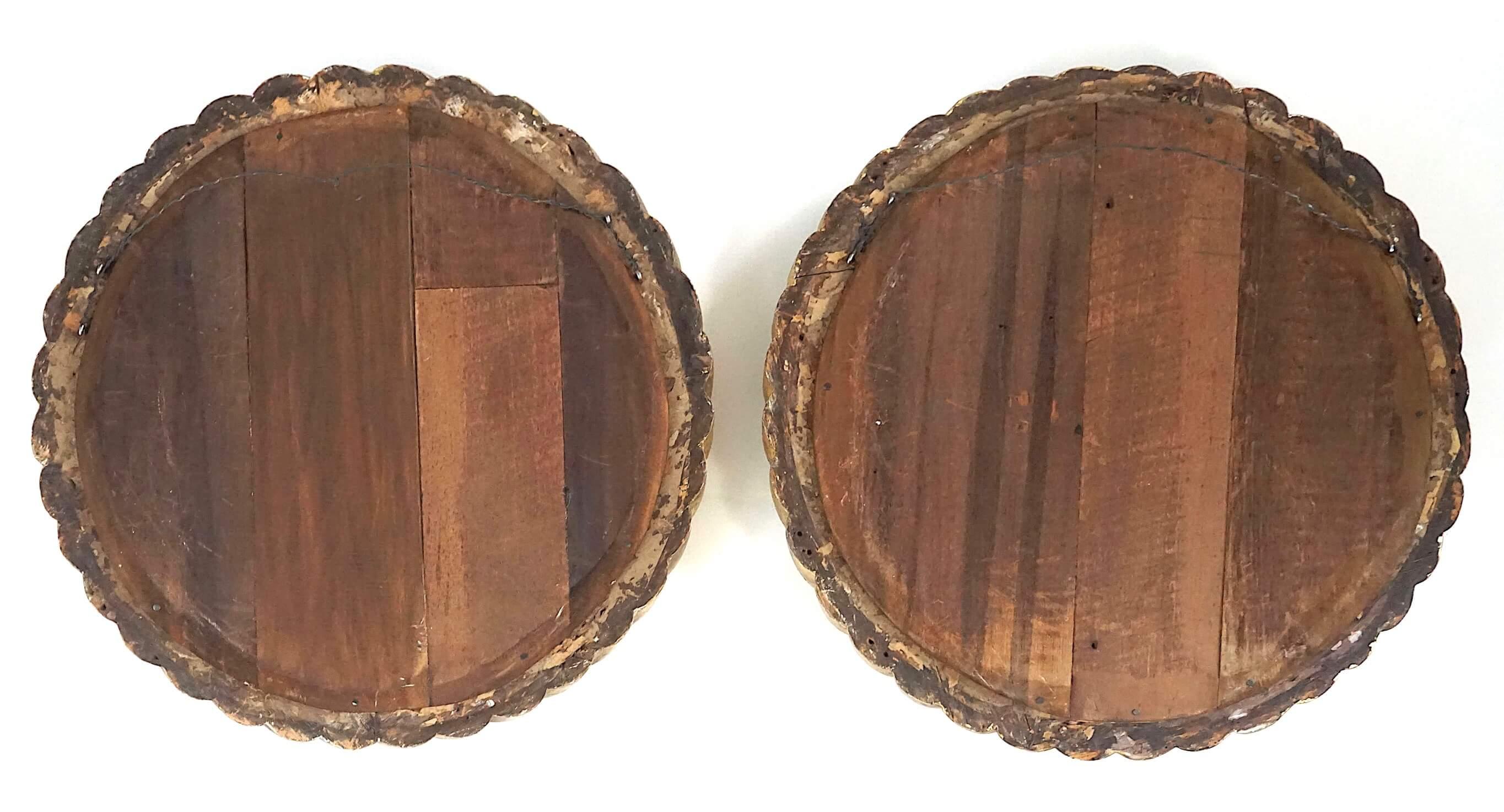 English William IV Giltwood Convex Mirrors of Unusual Form, Pair, circa 1830 For Sale 7