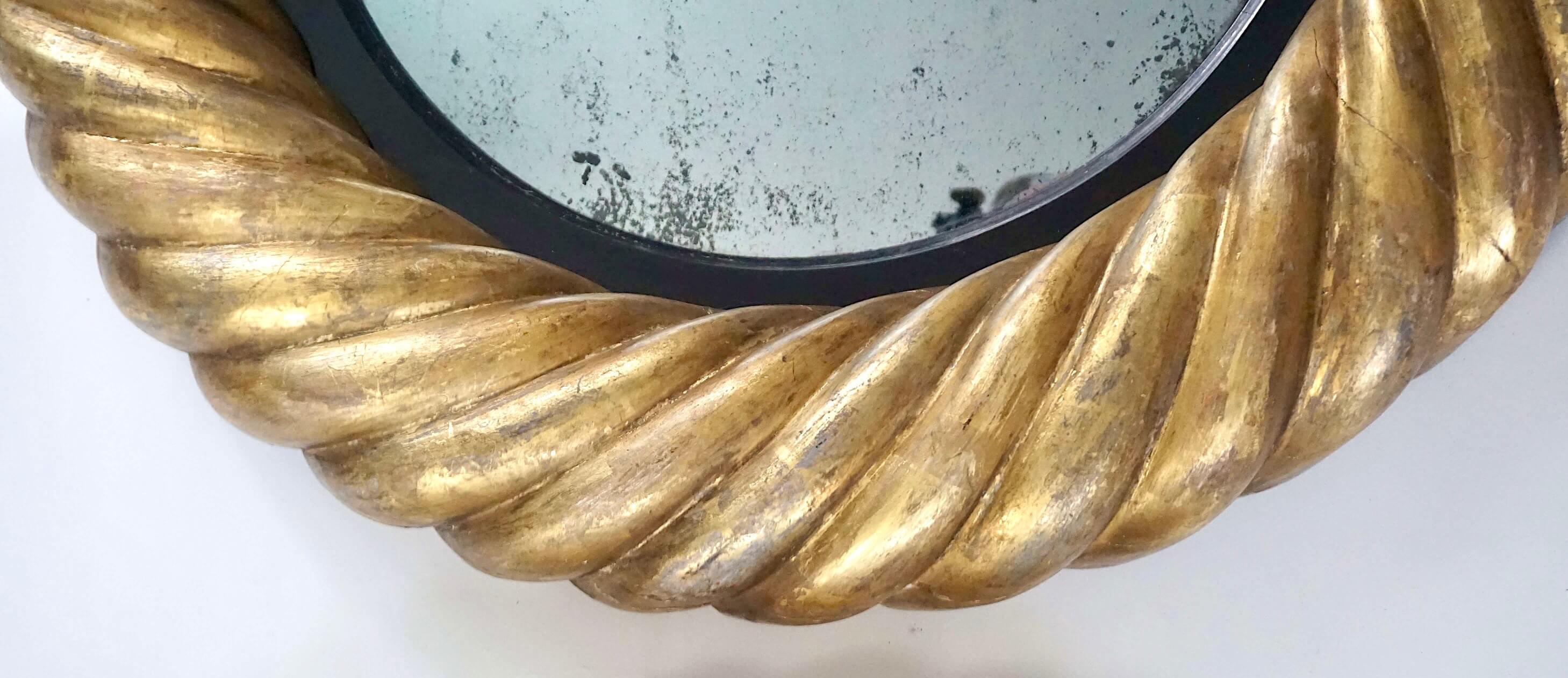 English William IV Giltwood Convex Mirrors of Unusual Form, Pair, circa 1830 For Sale 1