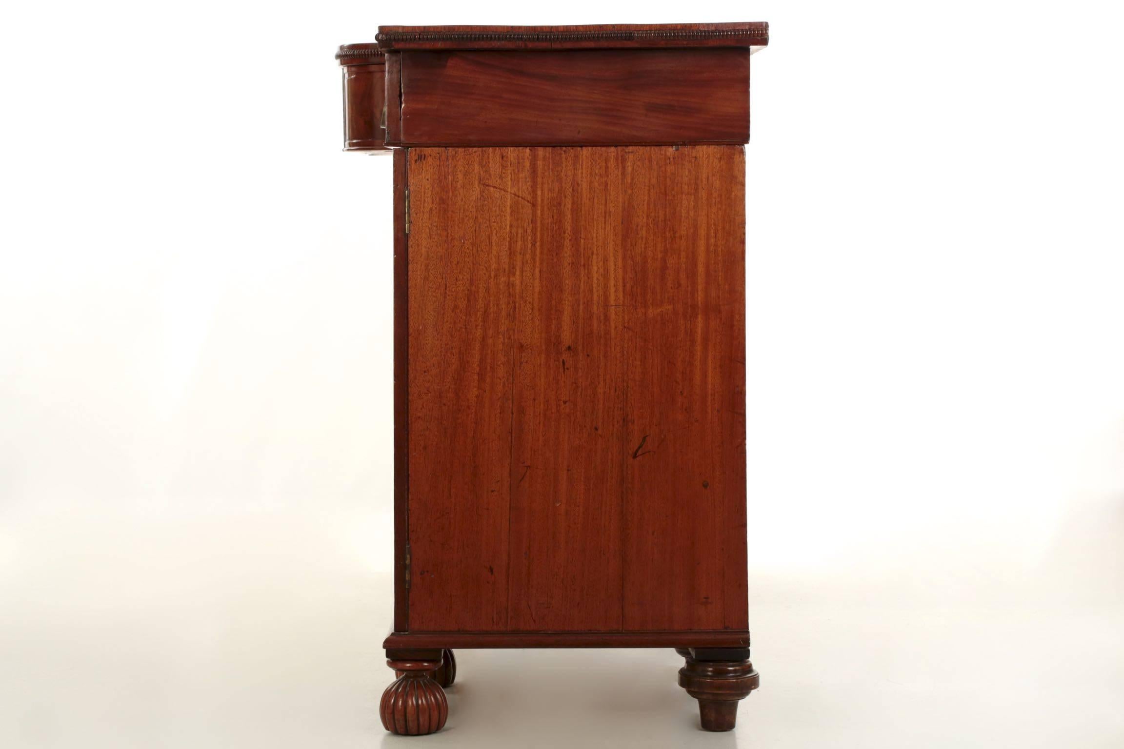 English William IV Mahogany Antique Pedestal Sideboard Console, 19th