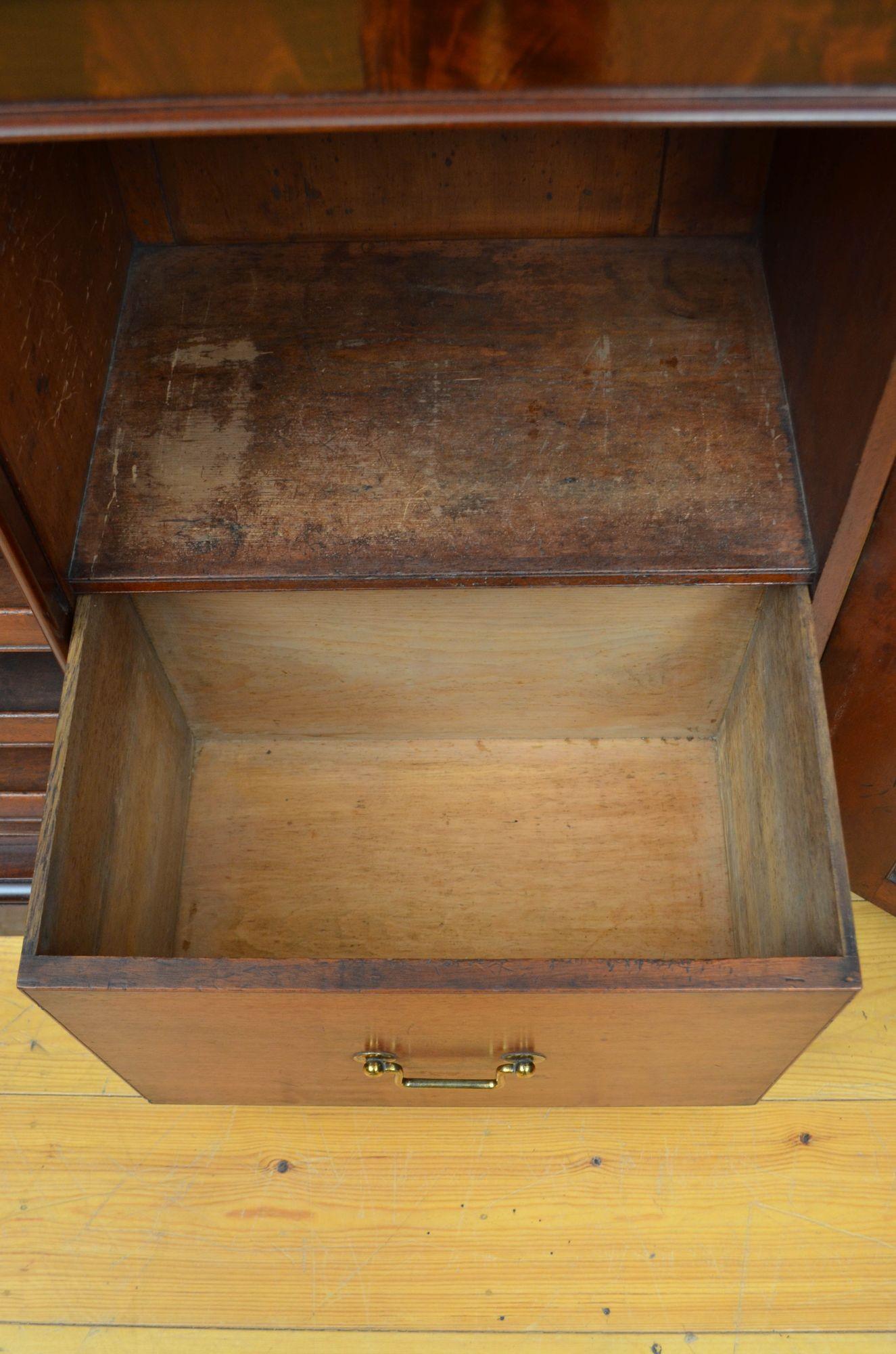 English William IV Mahogany Chiffonier Sideboard For Sale 9