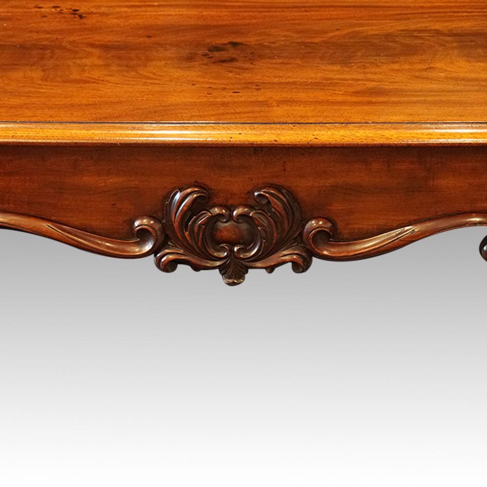 William IV mahogany library table
This William IV mahogany library table was made circa 1830.
The library table stands on faceted and carved end supports that stand on well carved paw feet.
It is fitted a central drawer with a shaped
