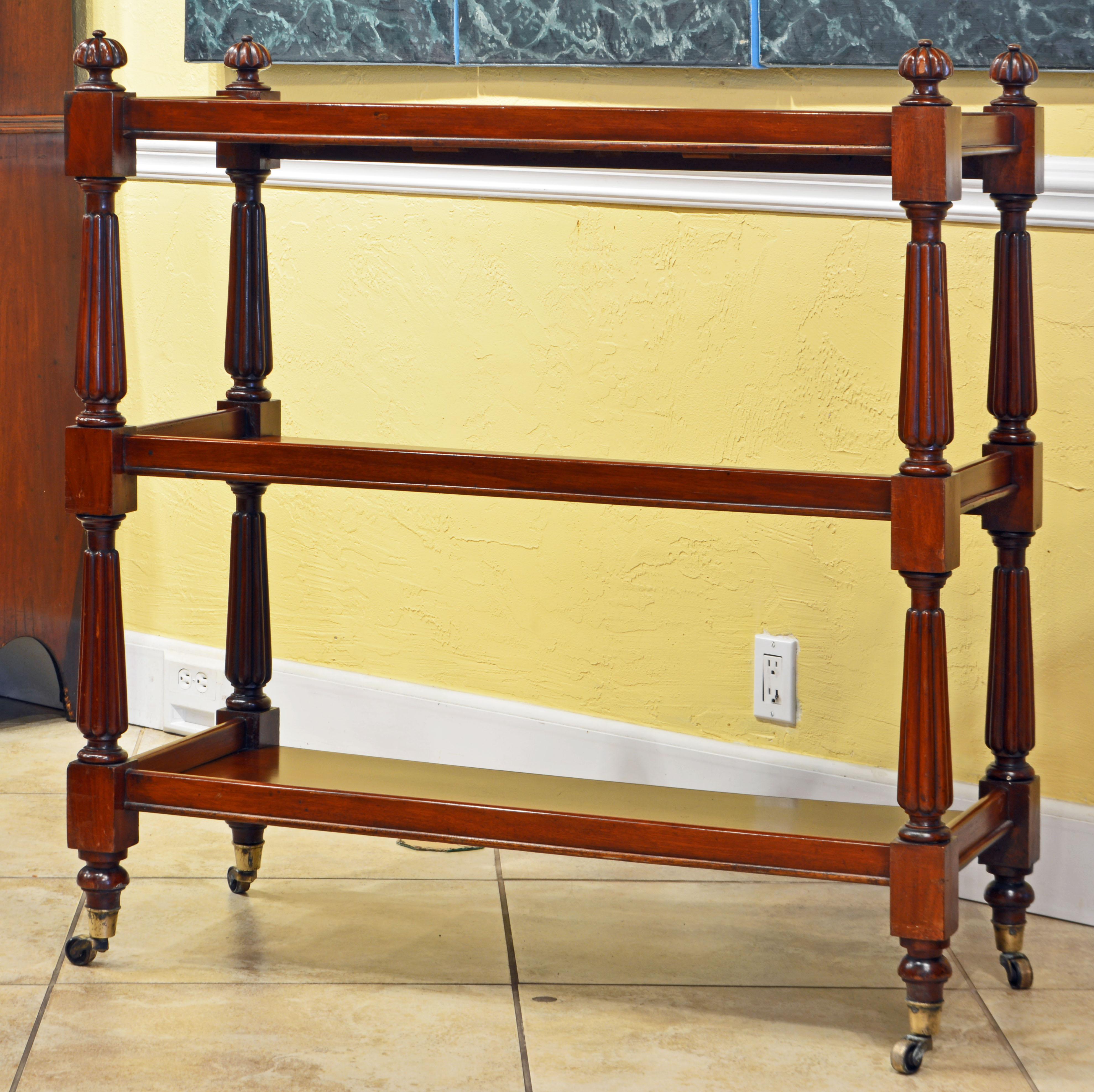 English William IV Mahogany Three Tier Trolley or Console Server, Circa 1830 In Good Condition In Ft. Lauderdale, FL