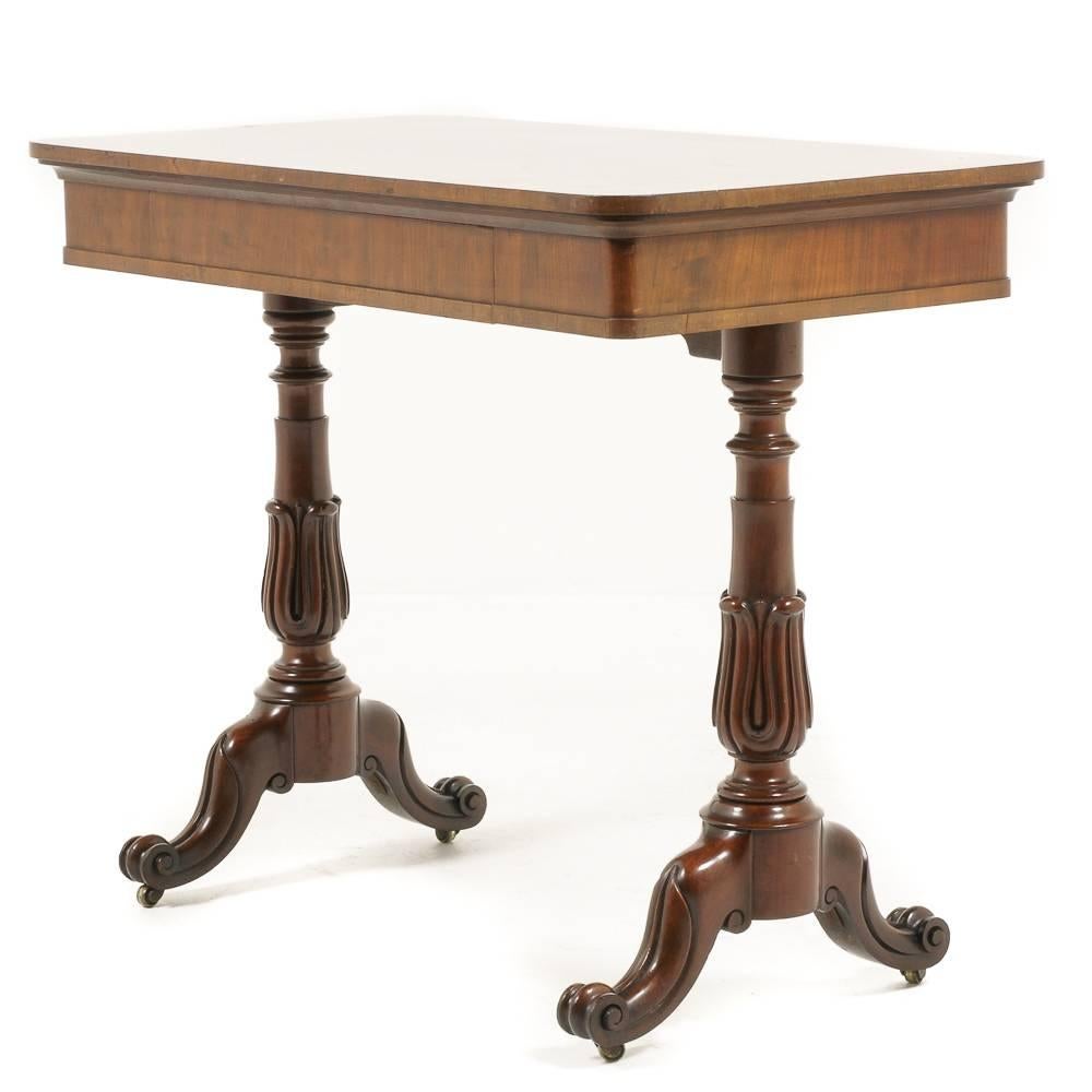 English William IV Mahogany Writing Table In Excellent Condition In Vancouver, British Columbia