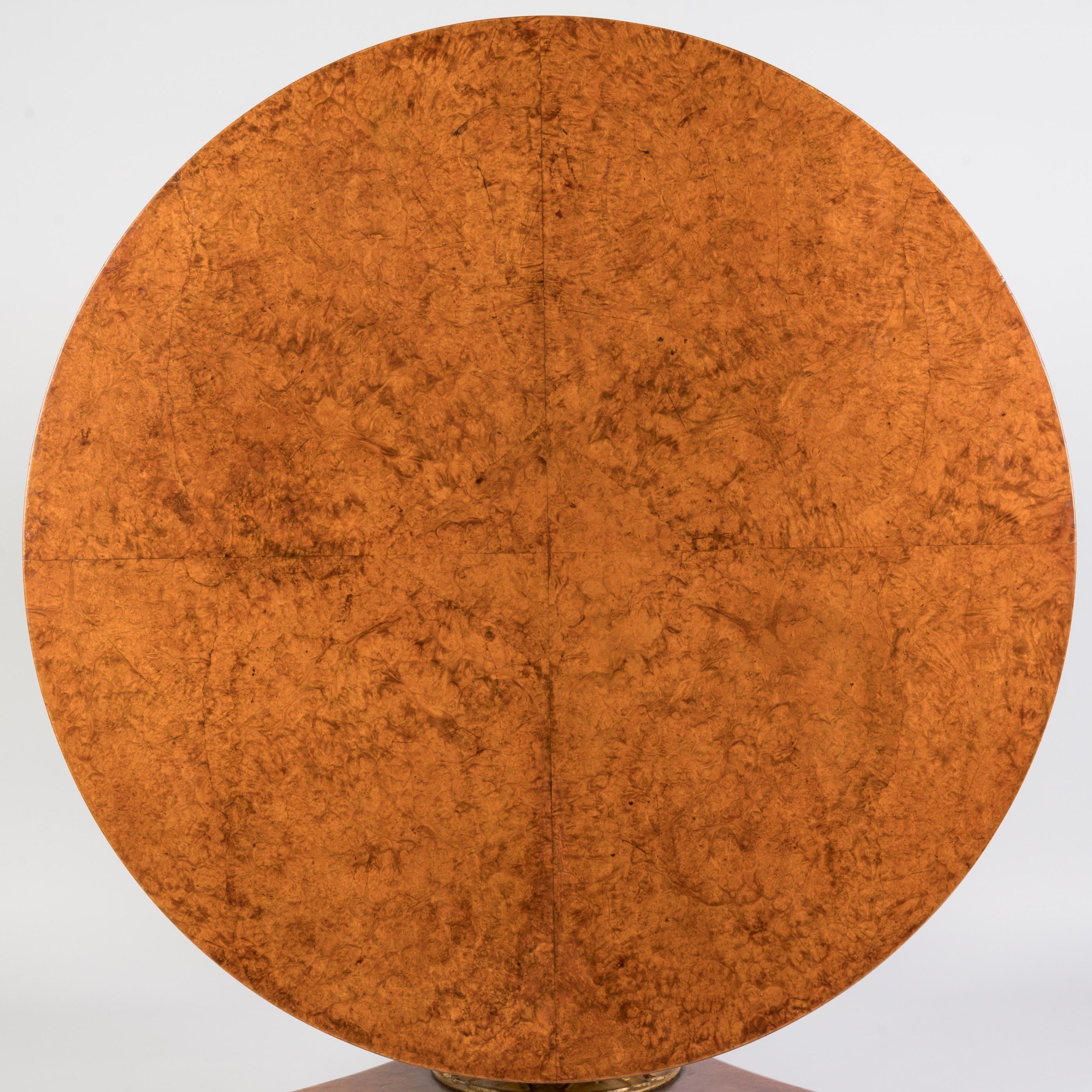English William IV Period Burr Elm Parcel-Gilt Centre Table Attributed to Seddon For Sale 1