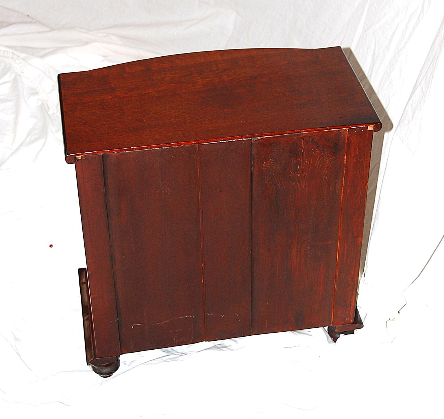 Mid-19th Century English William IV Period Mahogany Dwarf Chest of Drawers Suitable for Jewelry