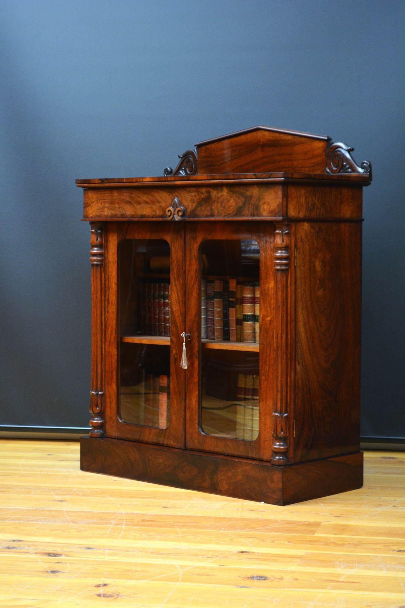 English William IV Rosewood Chiffonier / Bookcase In Good Condition In Whaley Bridge, GB
