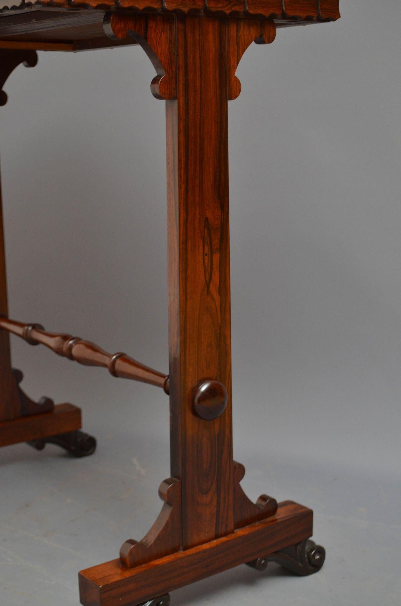 Table d'appoint anglaise William IV en bois de rose en vente 5