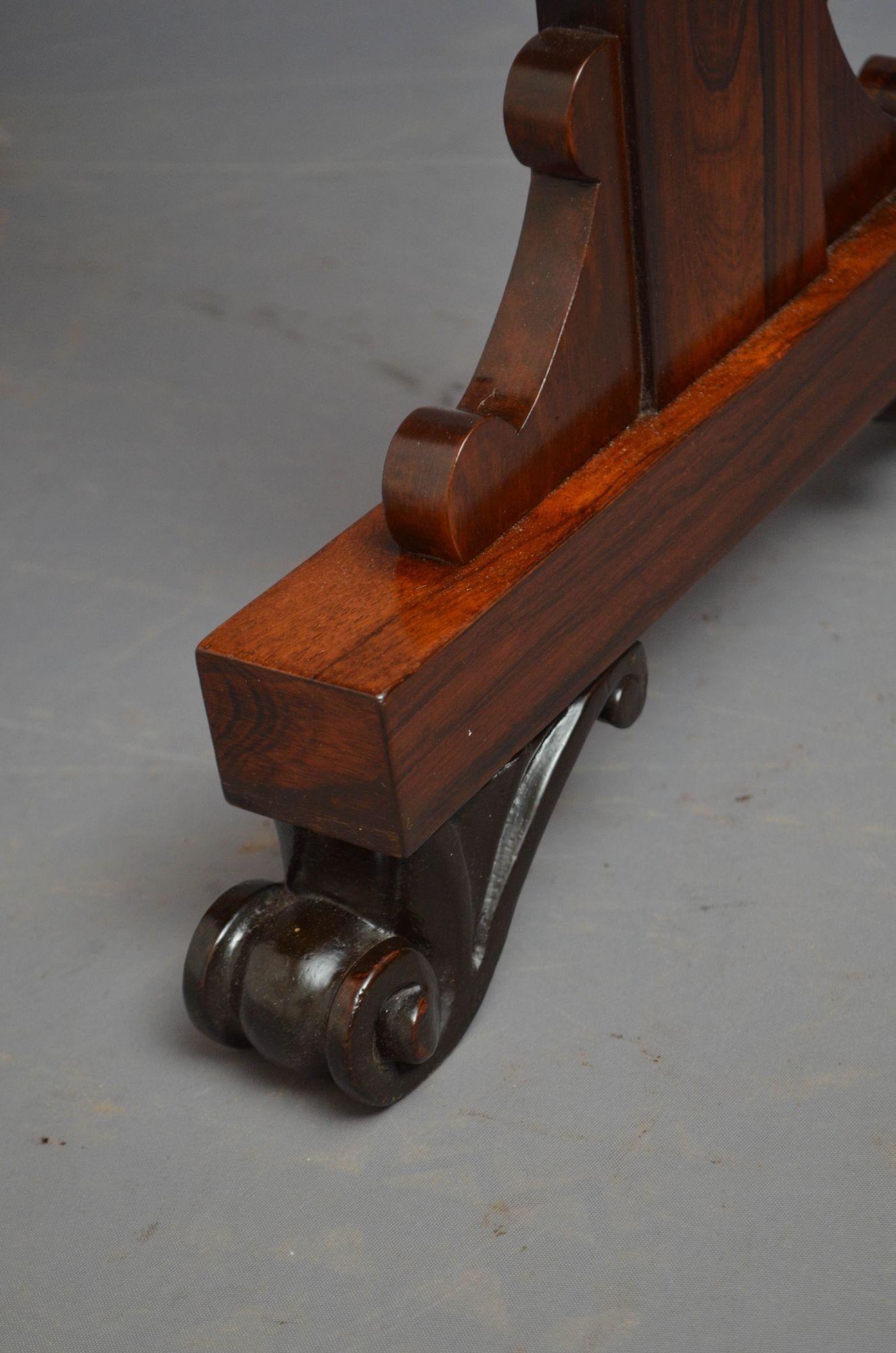 Table d'appoint anglaise William IV en bois de rose en vente 8