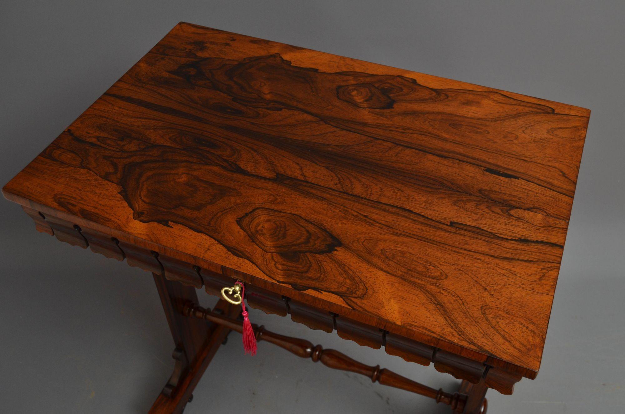 Bois de rose Table d'appoint anglaise William IV en bois de rose en vente