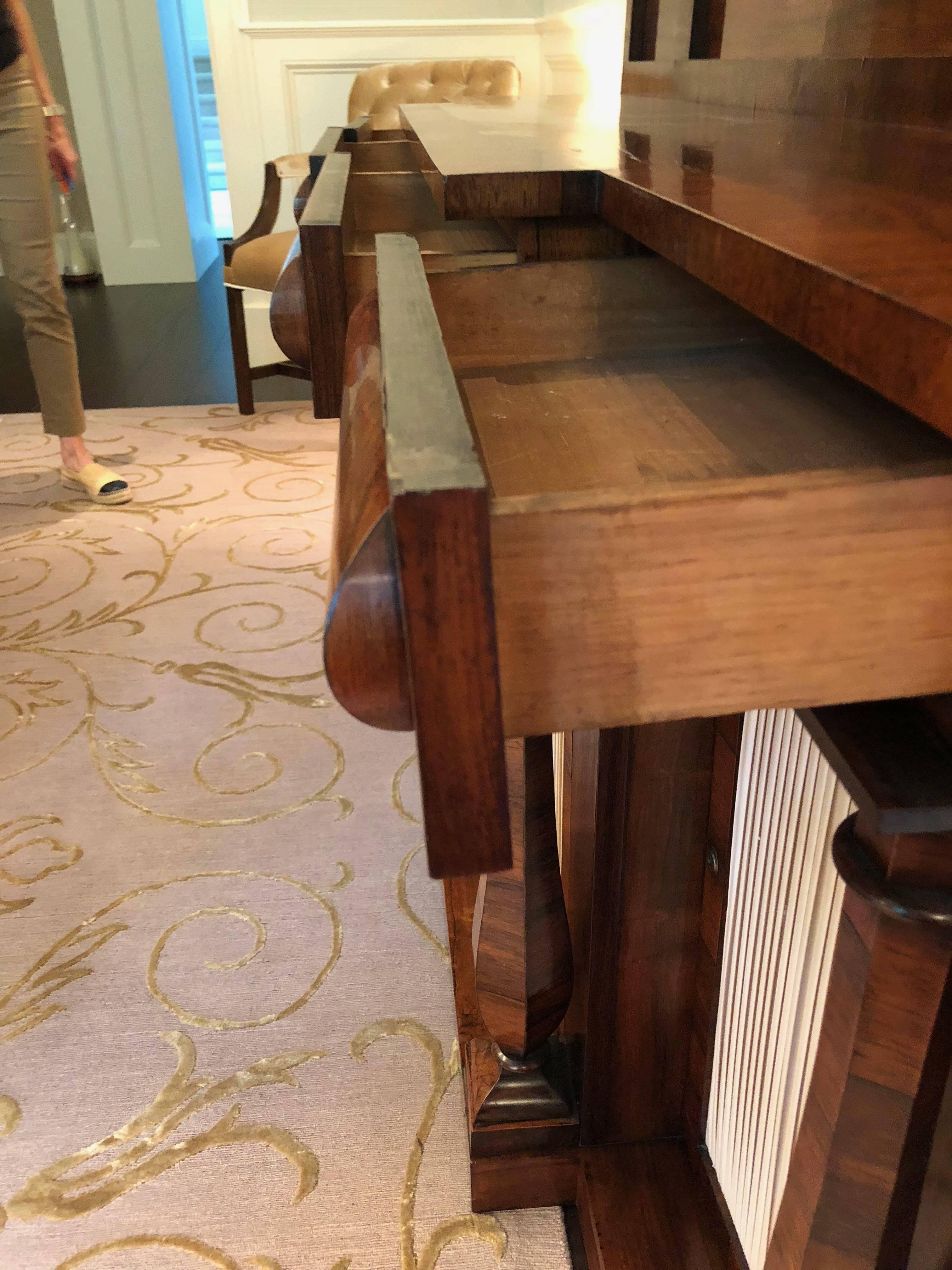 English William IV Rosewood Sideboard In Excellent Condition For Sale In Sarasota, FL