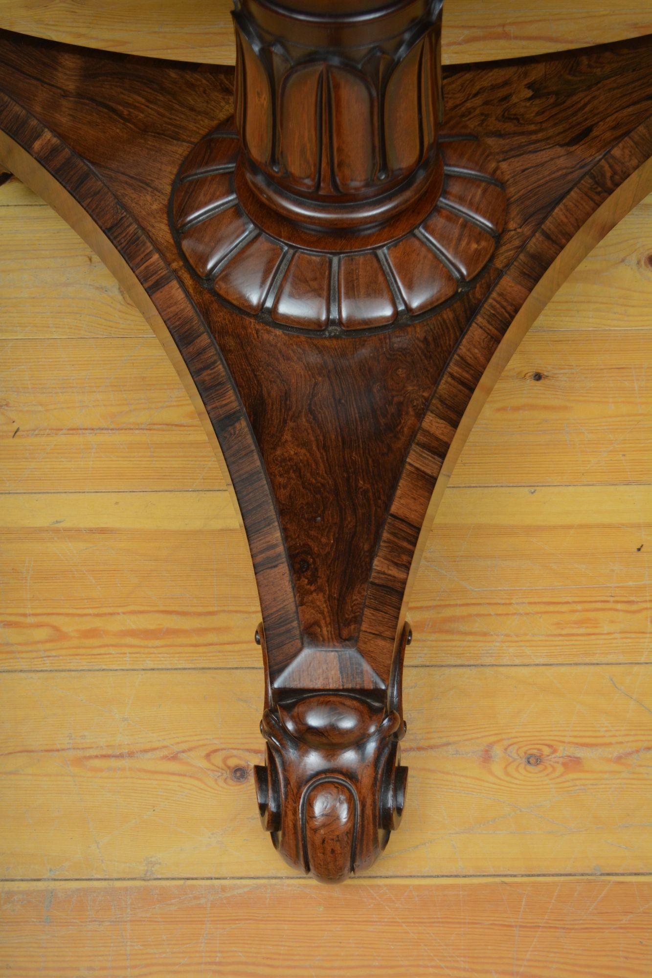 Table centrale anglaise William IV en bois de rose à plateau basculant en vente 6