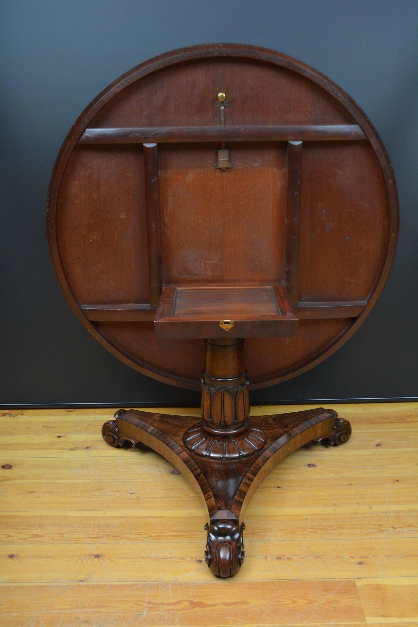 Table centrale anglaise William IV en bois de rose à plateau basculant en vente 2