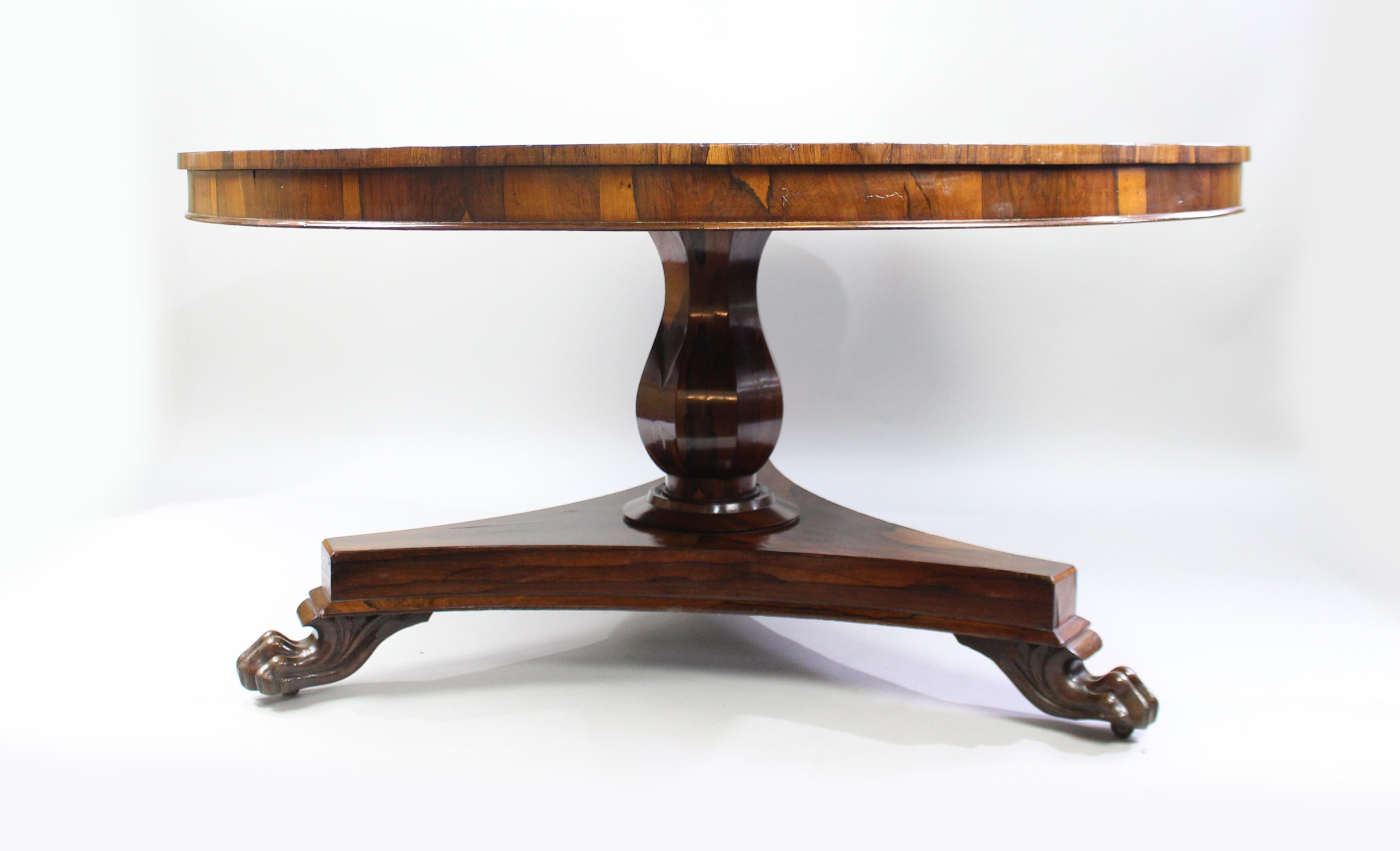 English William IV Sabina Wood Centre Table, circa 1830 In Good Condition For Sale In Worcester, Worcestershire