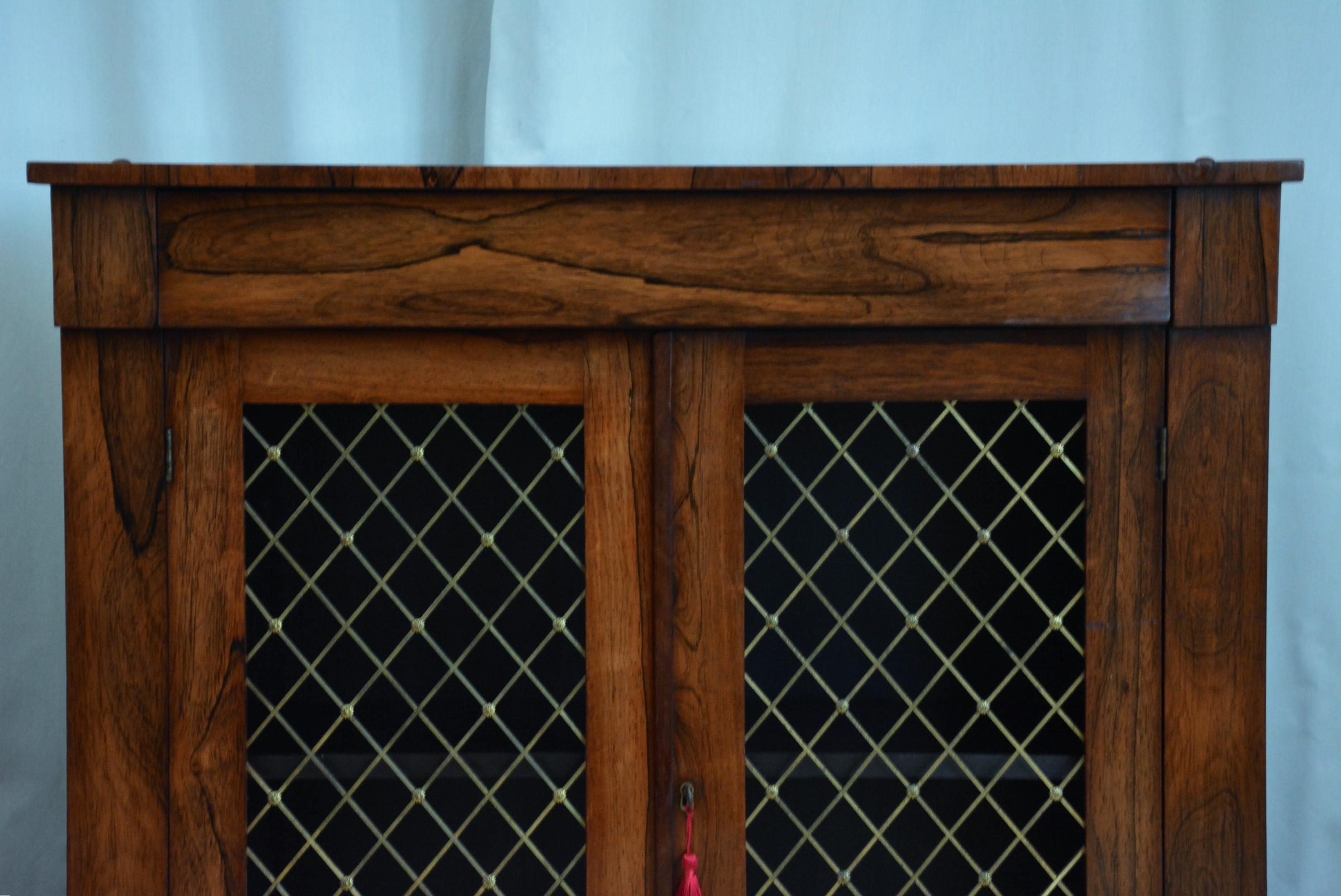 Aparador inglés Guillermo IV de palisandro c1840 en venta 5