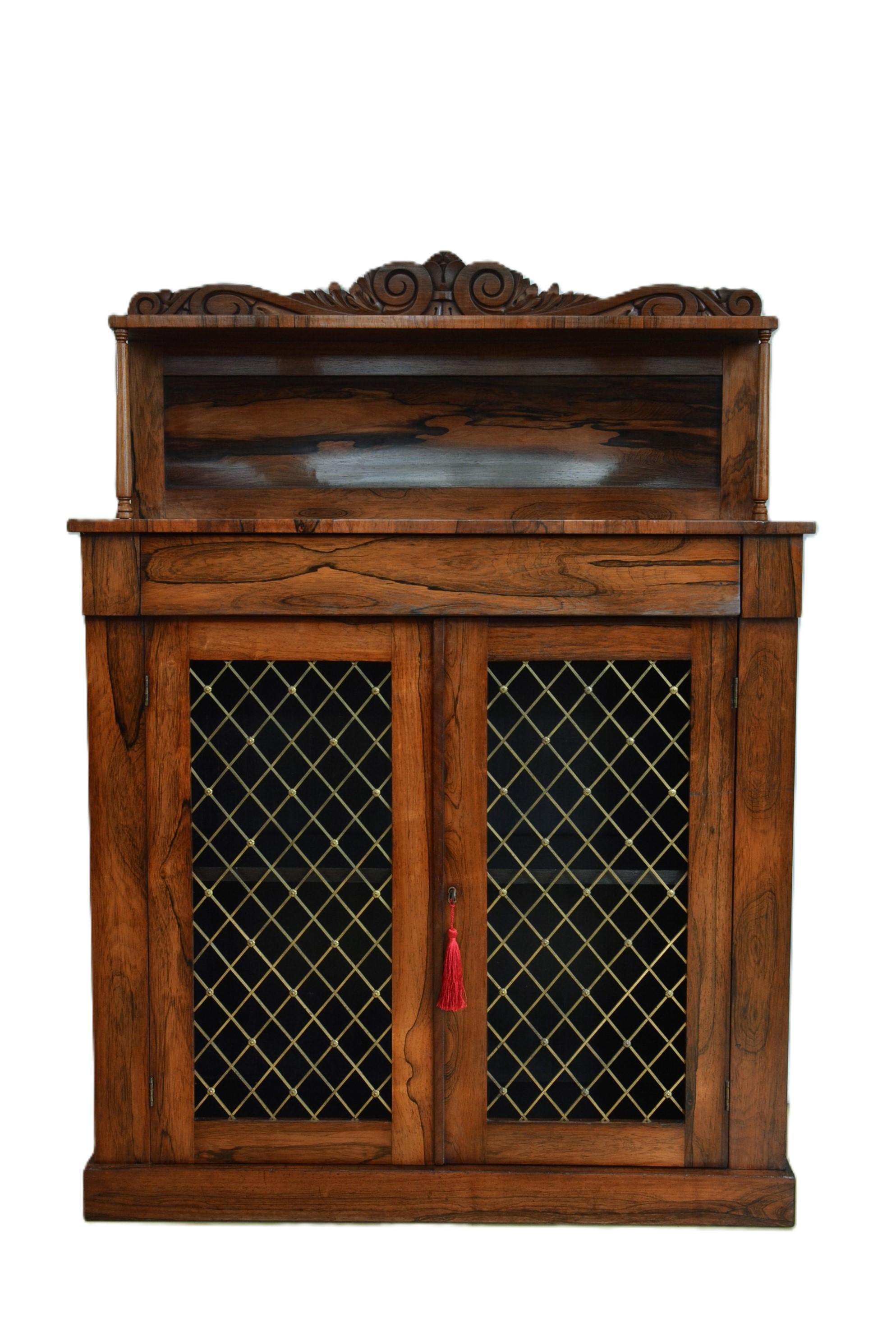 Aparador inglés Guillermo IV de palisandro c1840 Inglés en venta