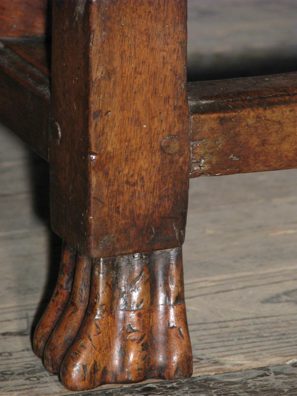 Table à deux pieds en noyer William & Mary, début du 18e siècle en vente 3