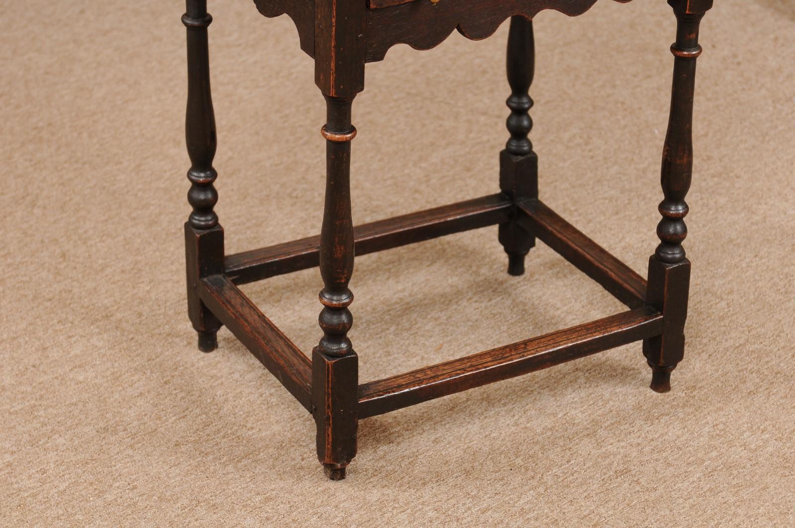 English William & Mary Style Oak Side Table, Late 18th Century In Good Condition In Atlanta, GA