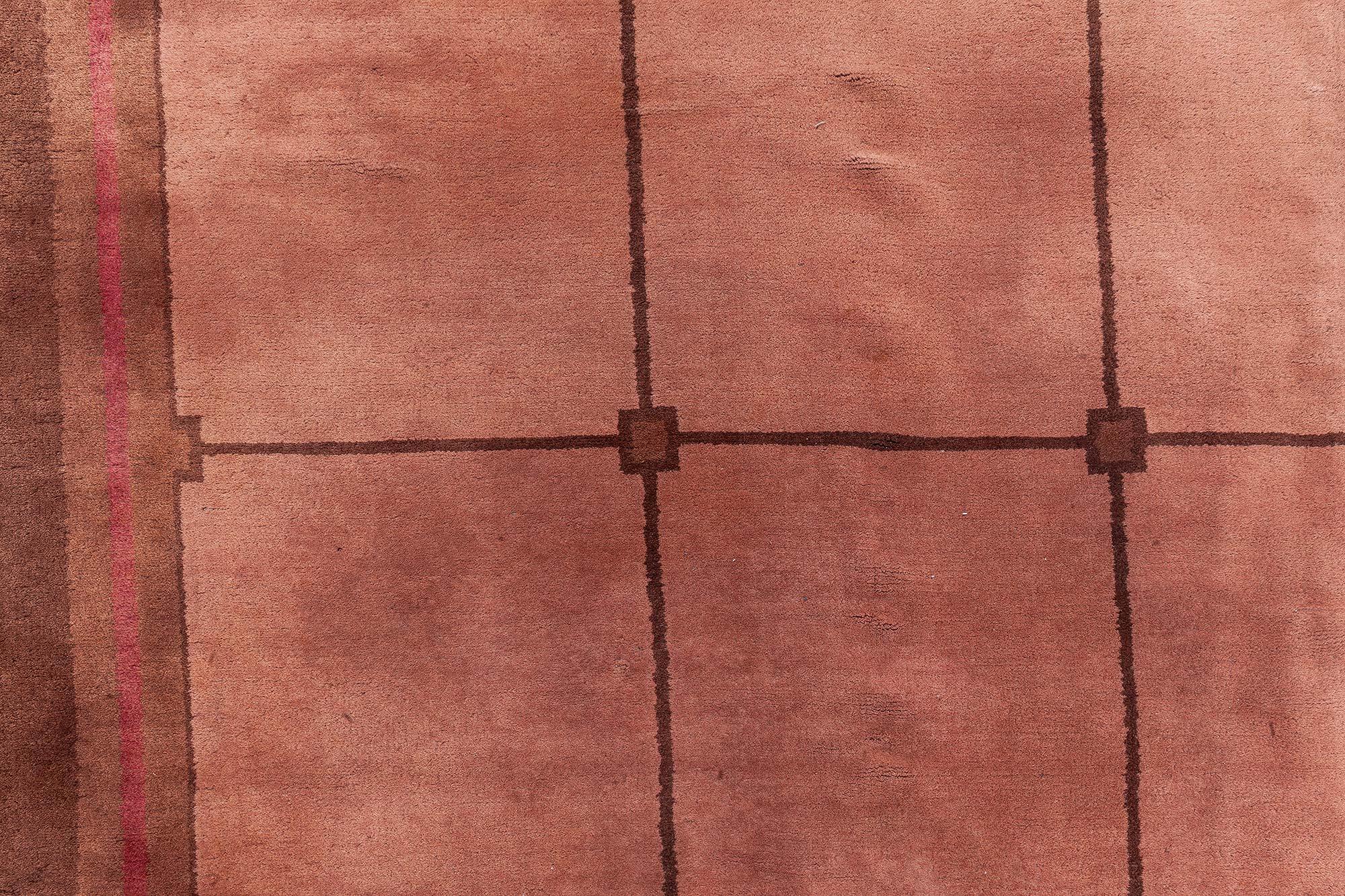 English Wilton Rug (Machine Made)
Size: 11'1