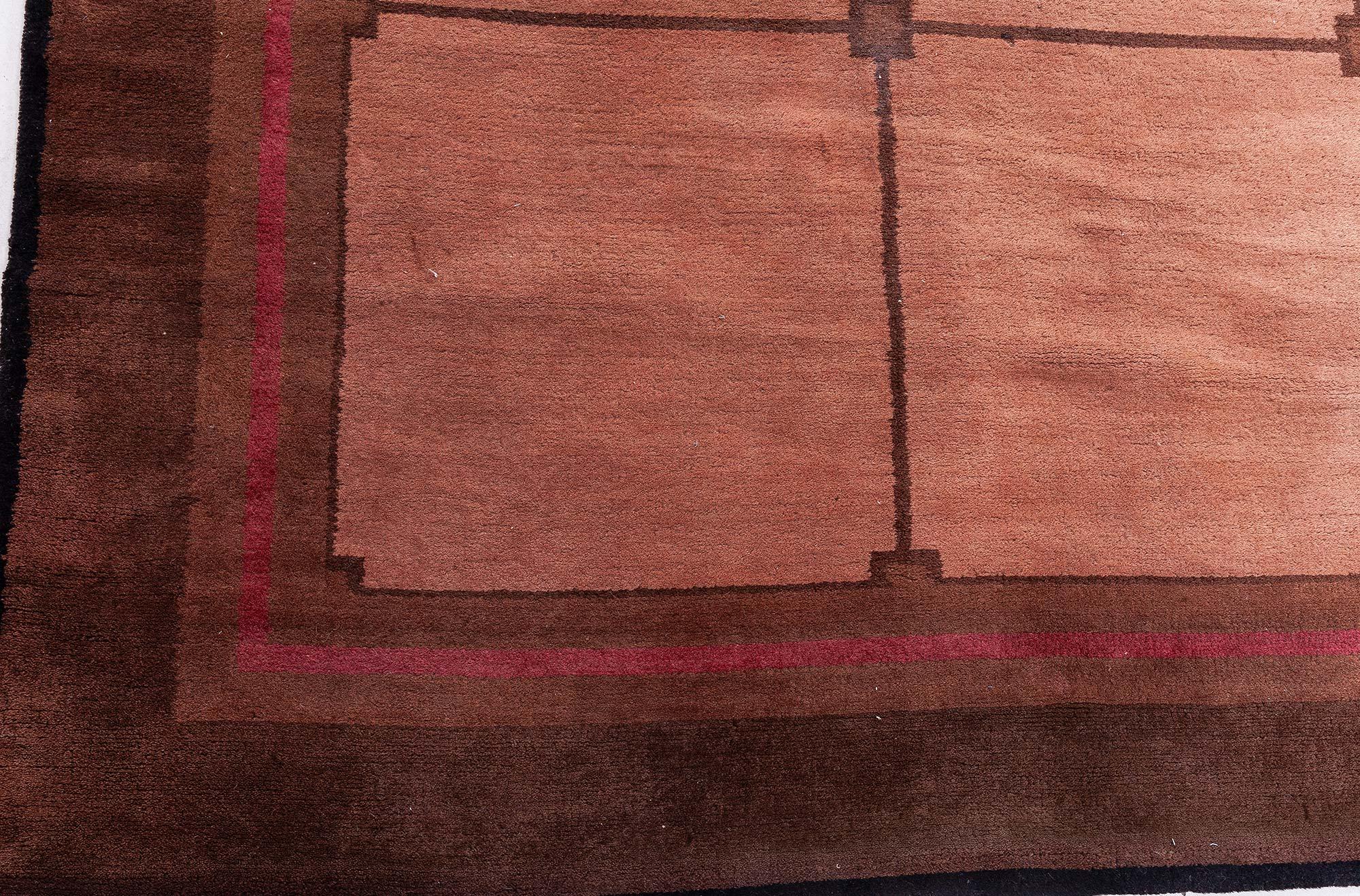 English Wilton Rug (Machine Made) For Sale 1