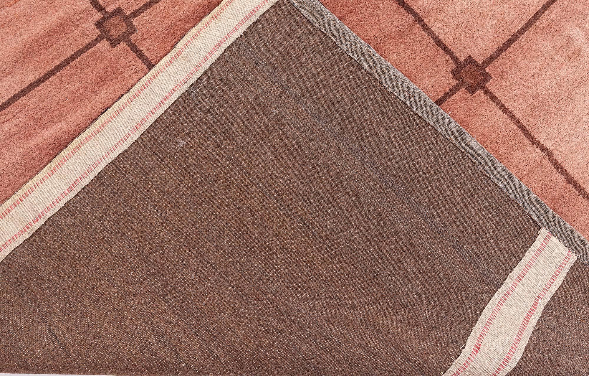 English Wilton Rug (Machine Made) For Sale 2