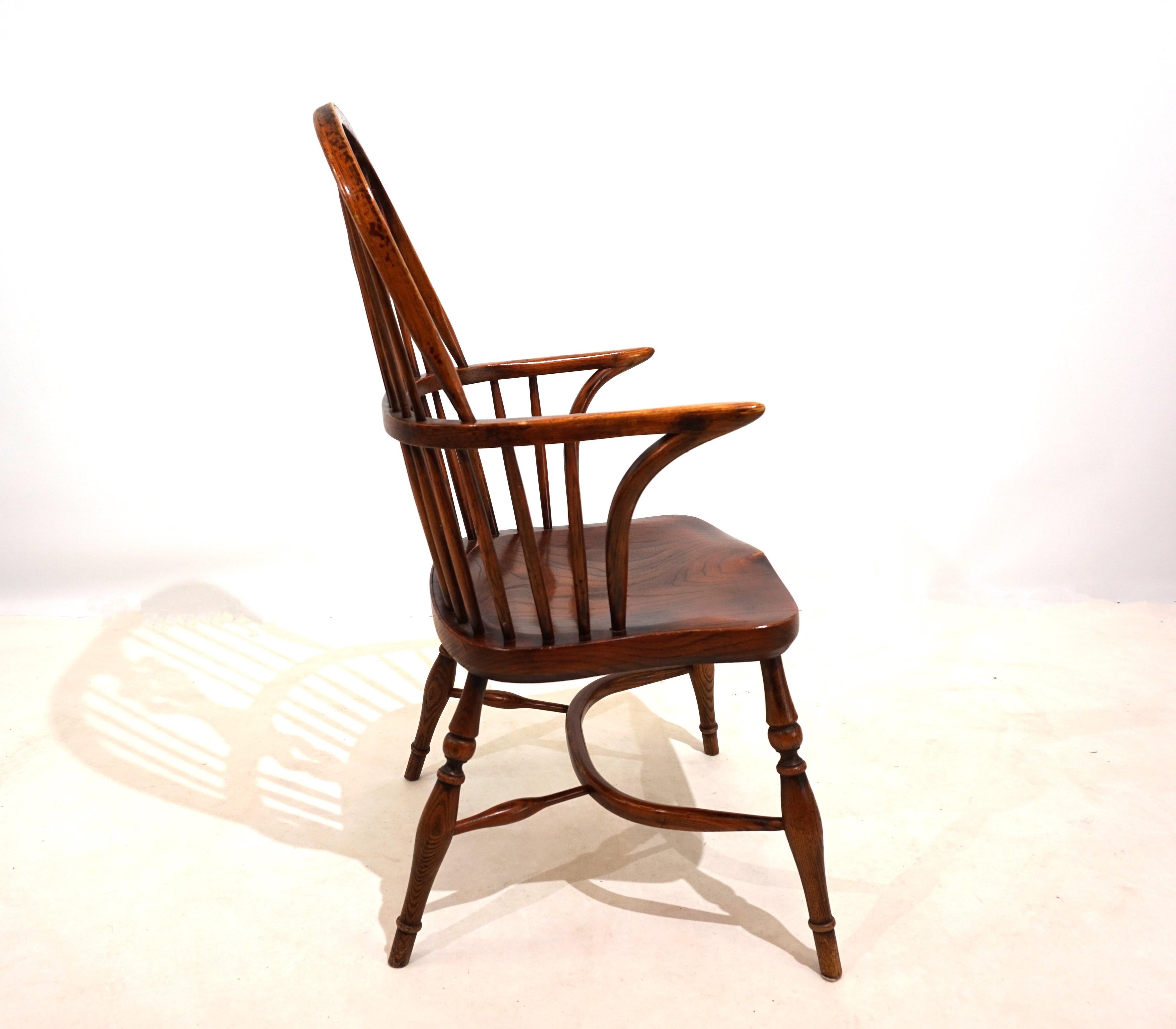 English Windsor chair with armrests For Sale 5