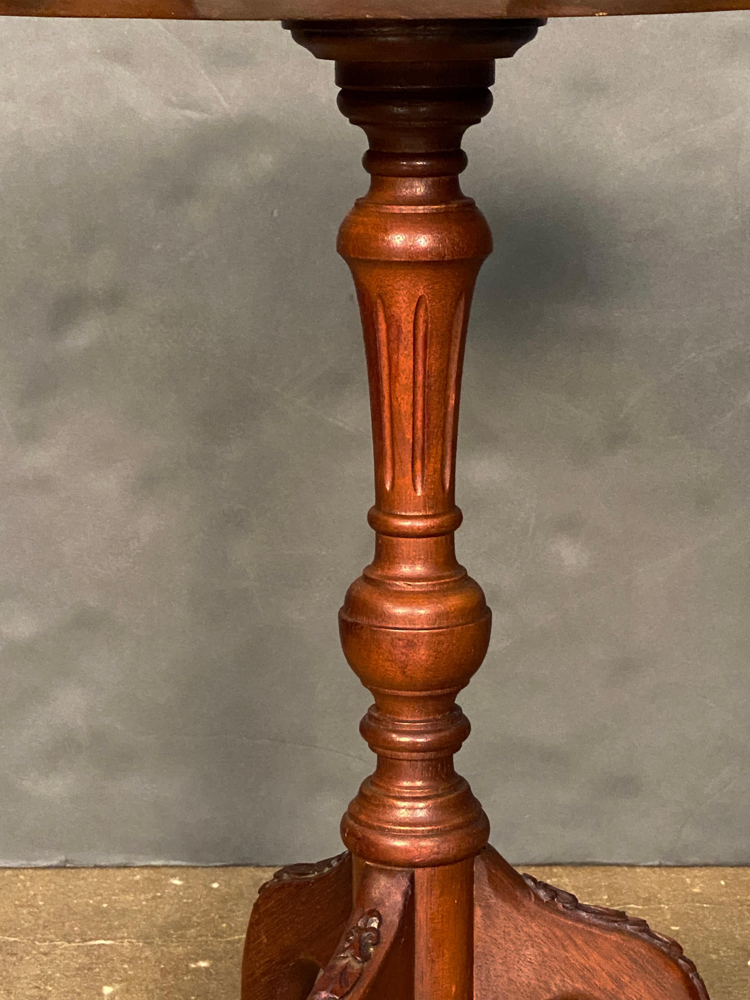 English Wine or Cocktail Table of Flame Walnut (Dia 15 3/4) 3