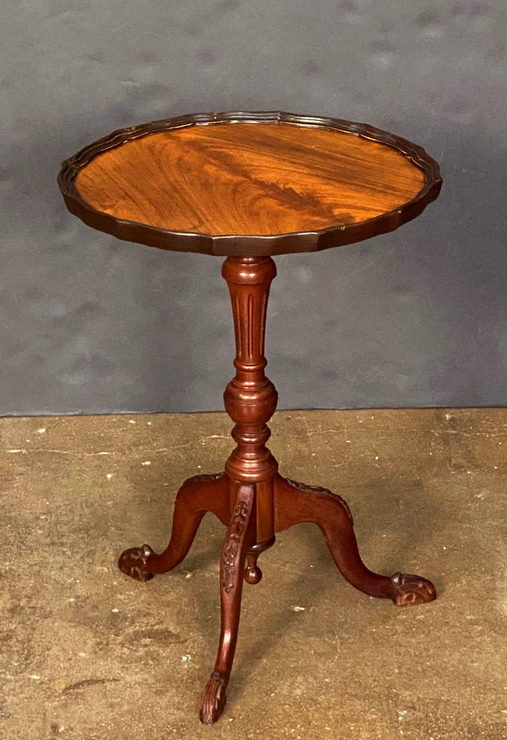 English Wine or Cocktail Table of Flame Walnut (Dia 15 3/4) 1