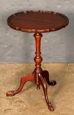 English Wine or Cocktail Table of Mahogany (Dia 15 1/2)