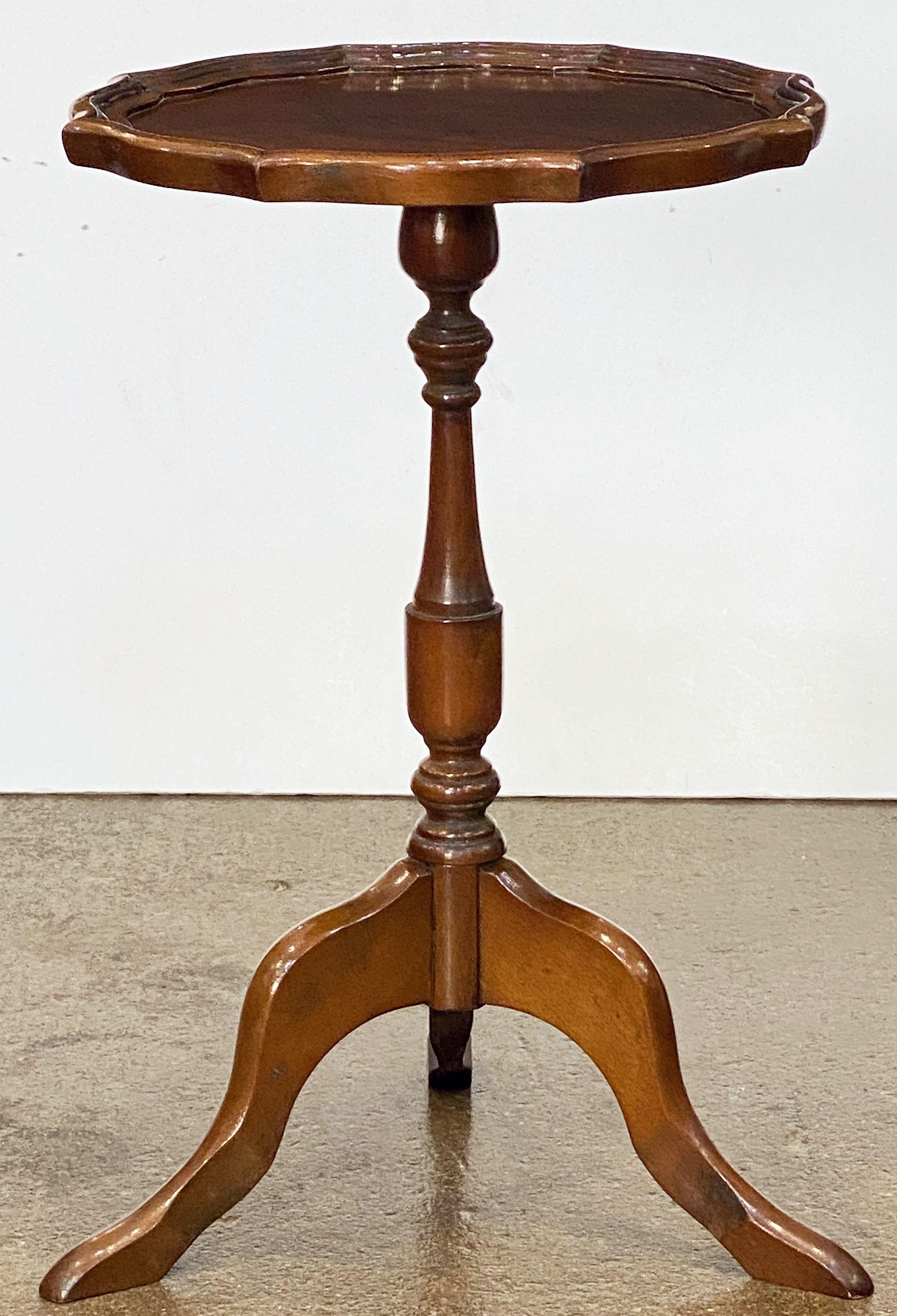 English Wine Table of Mahogany For Sale 8