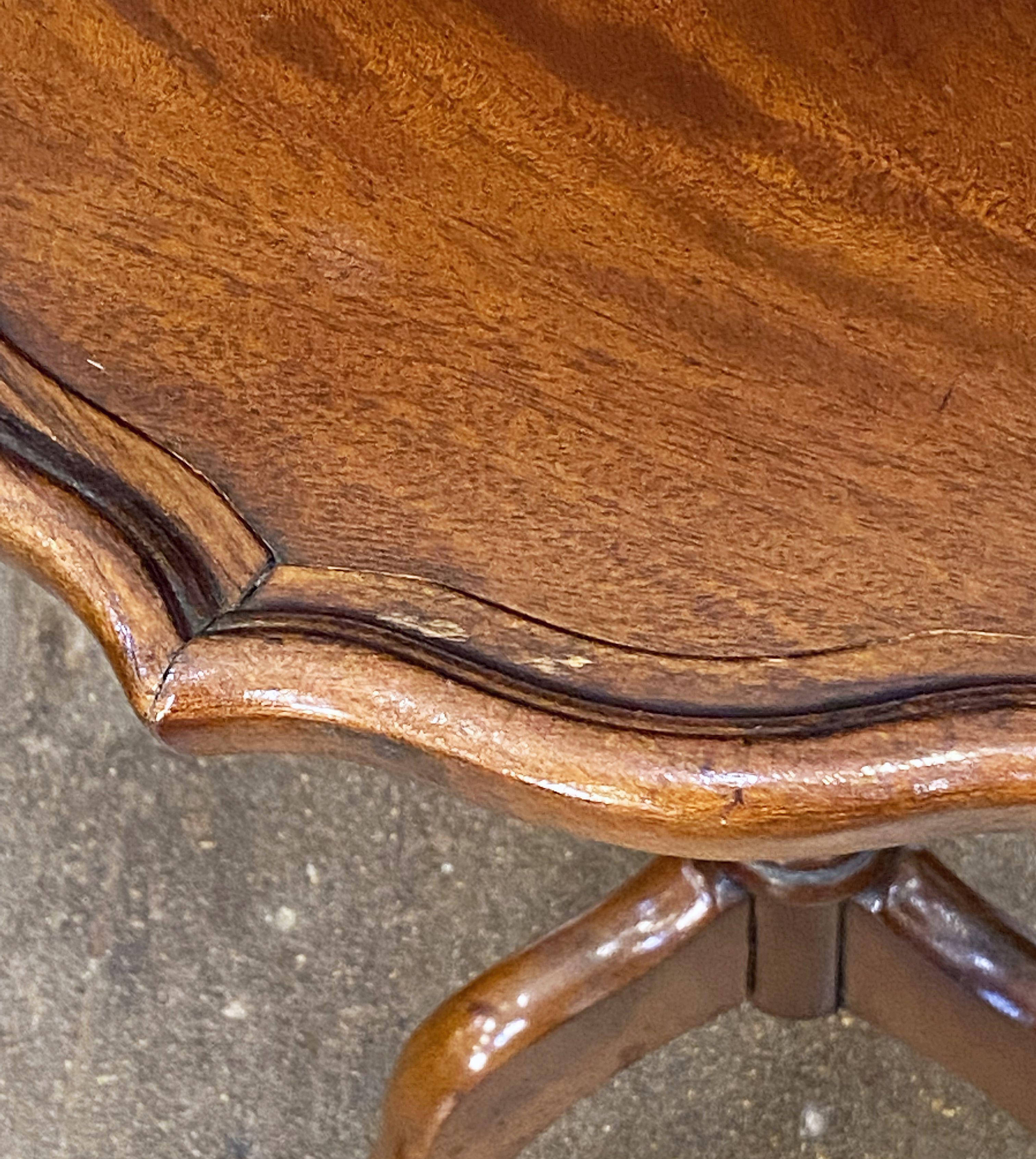 English Wine Table of Mahogany For Sale 9
