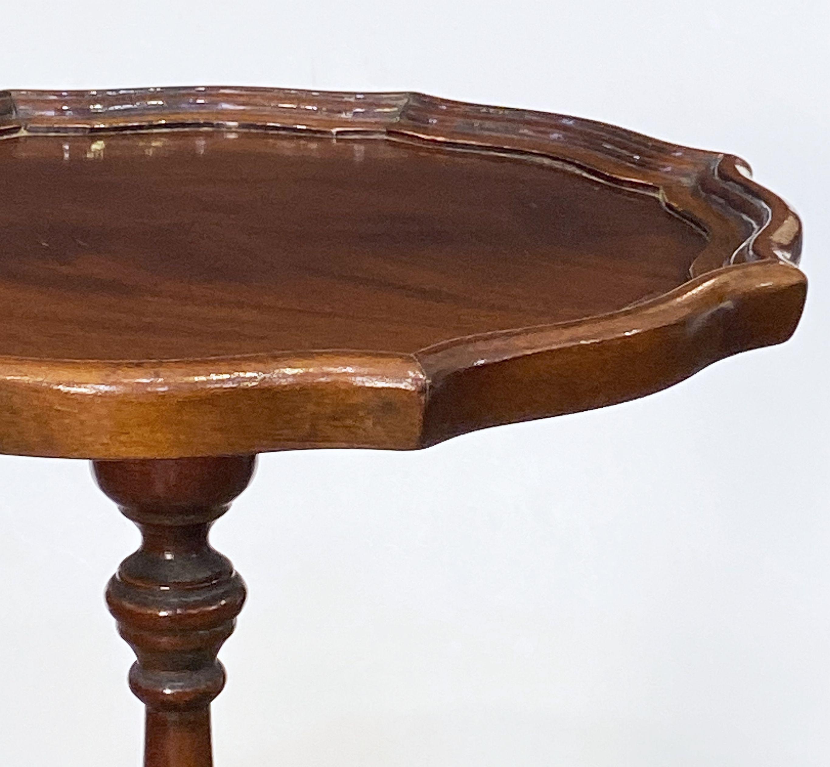 English Wine Table of Mahogany For Sale 10