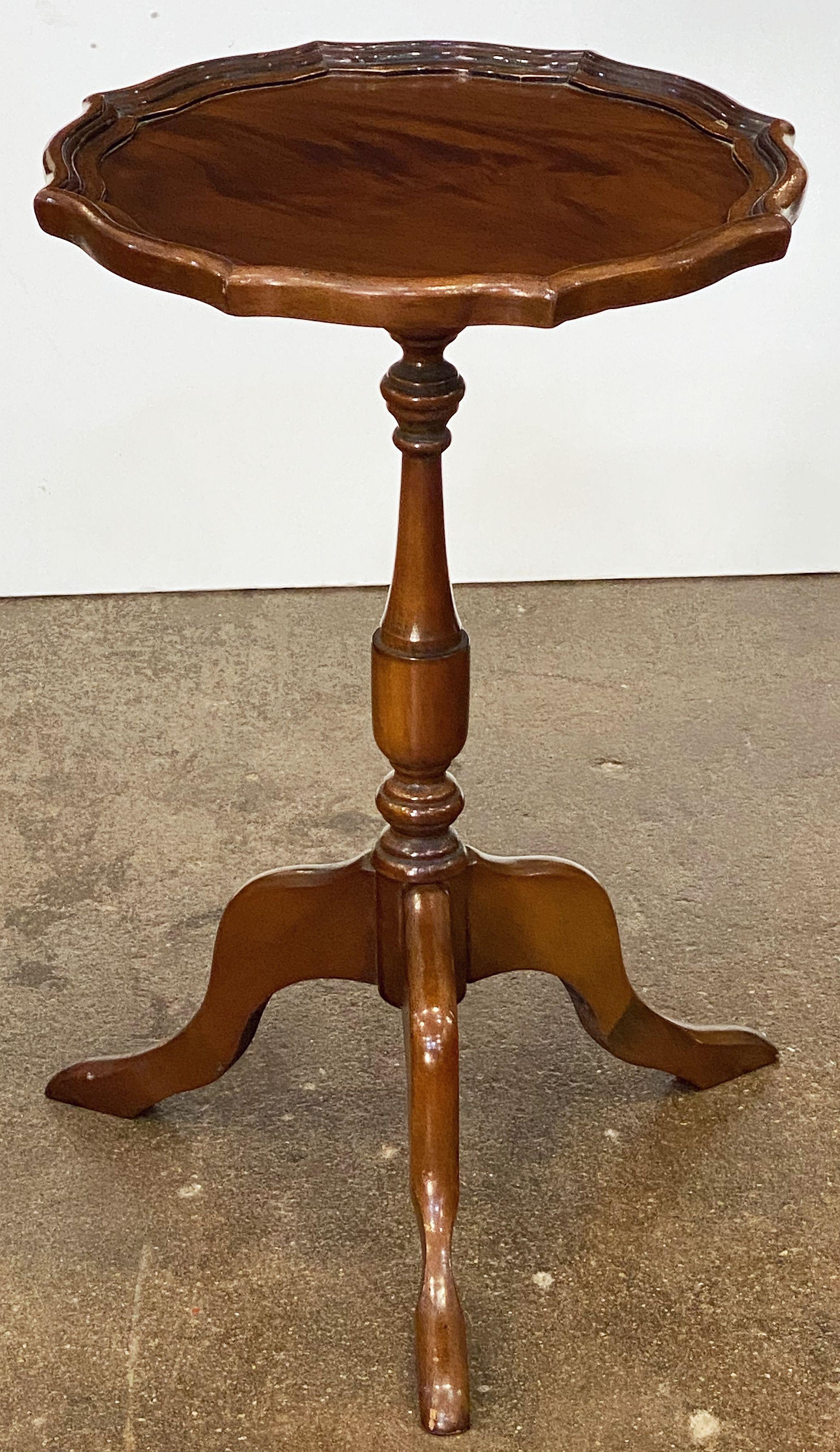 English Wine Table of Mahogany For Sale 14