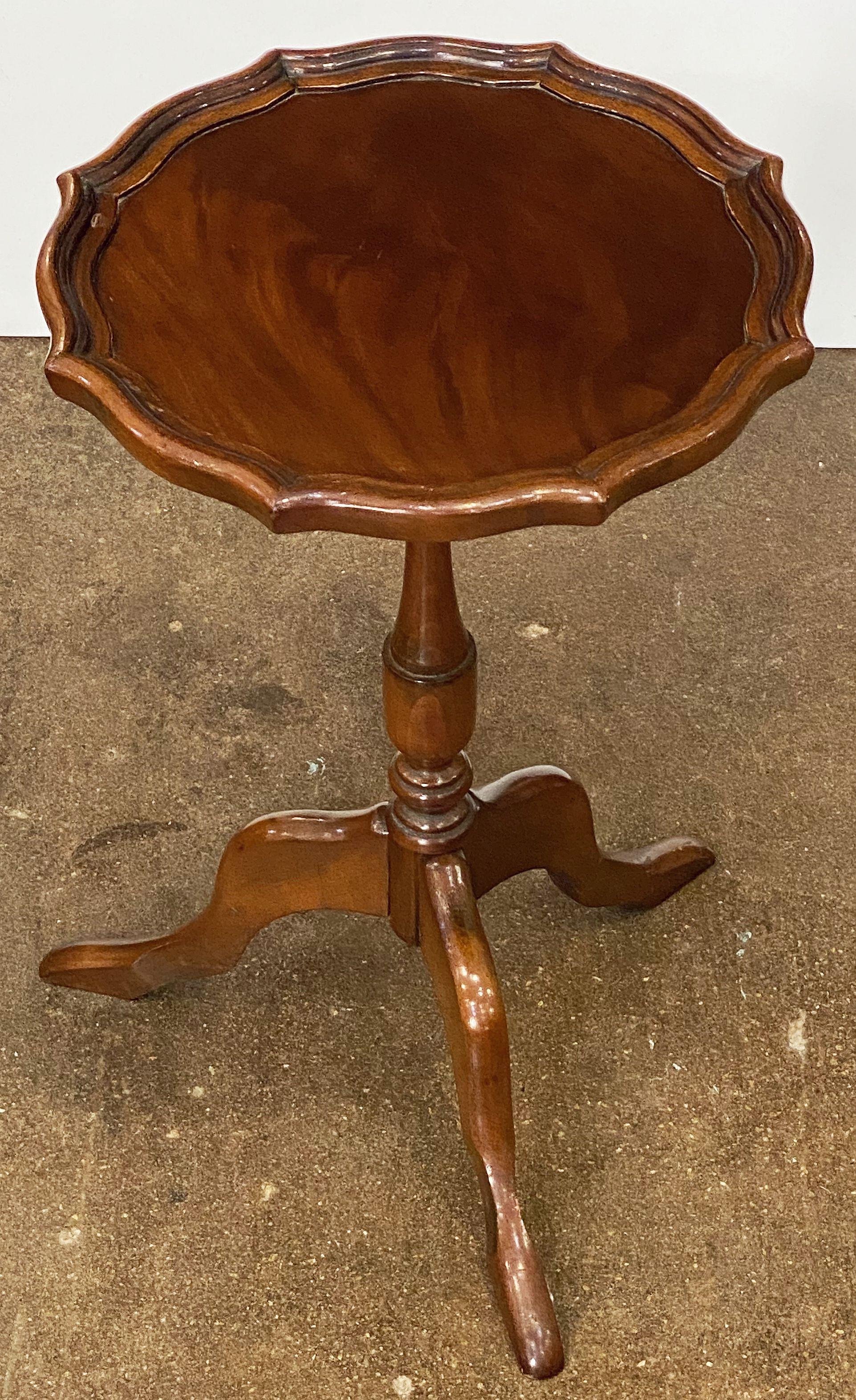 20th Century English Wine Table of Mahogany For Sale