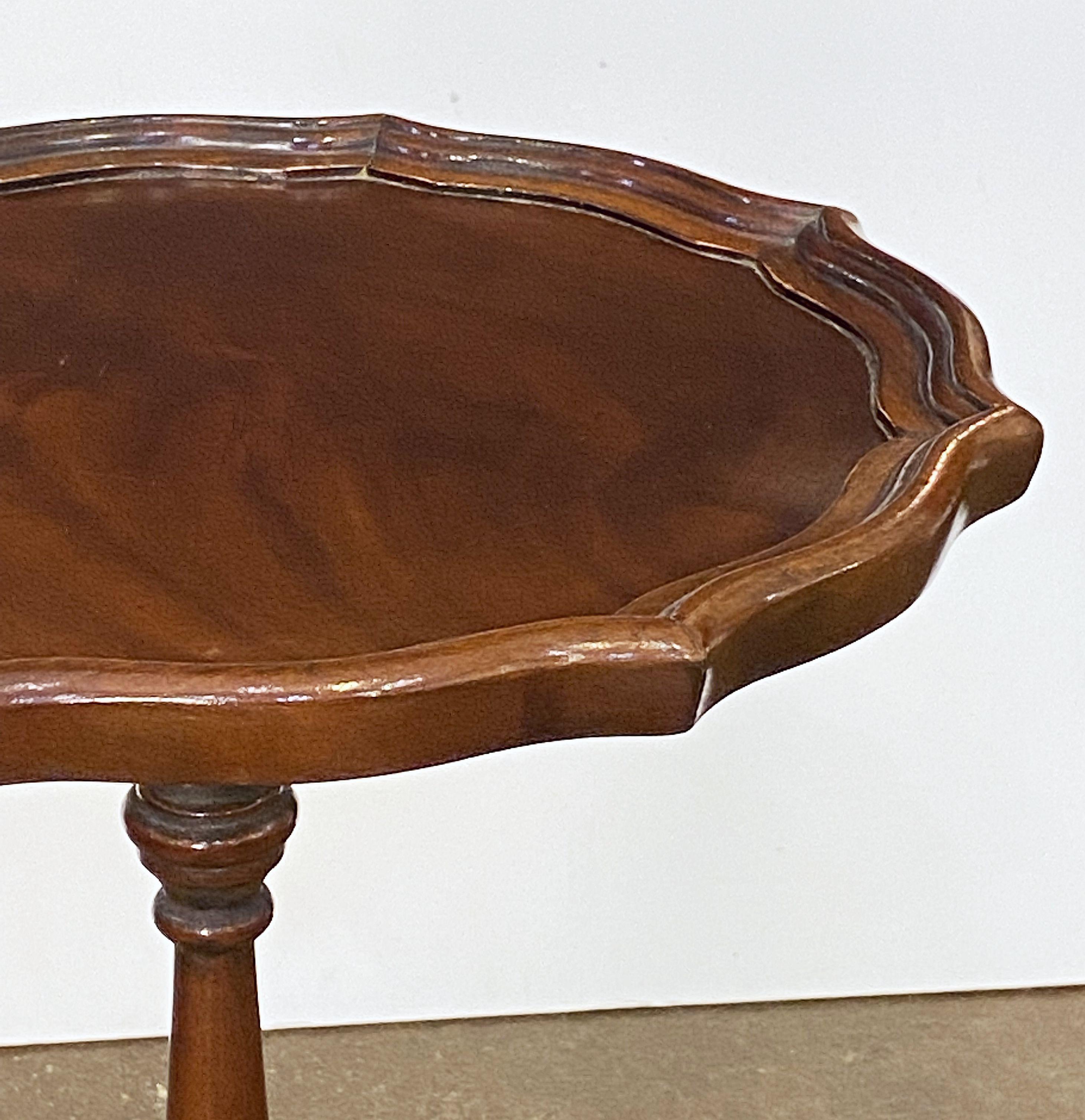 English Wine Table of Mahogany For Sale 1