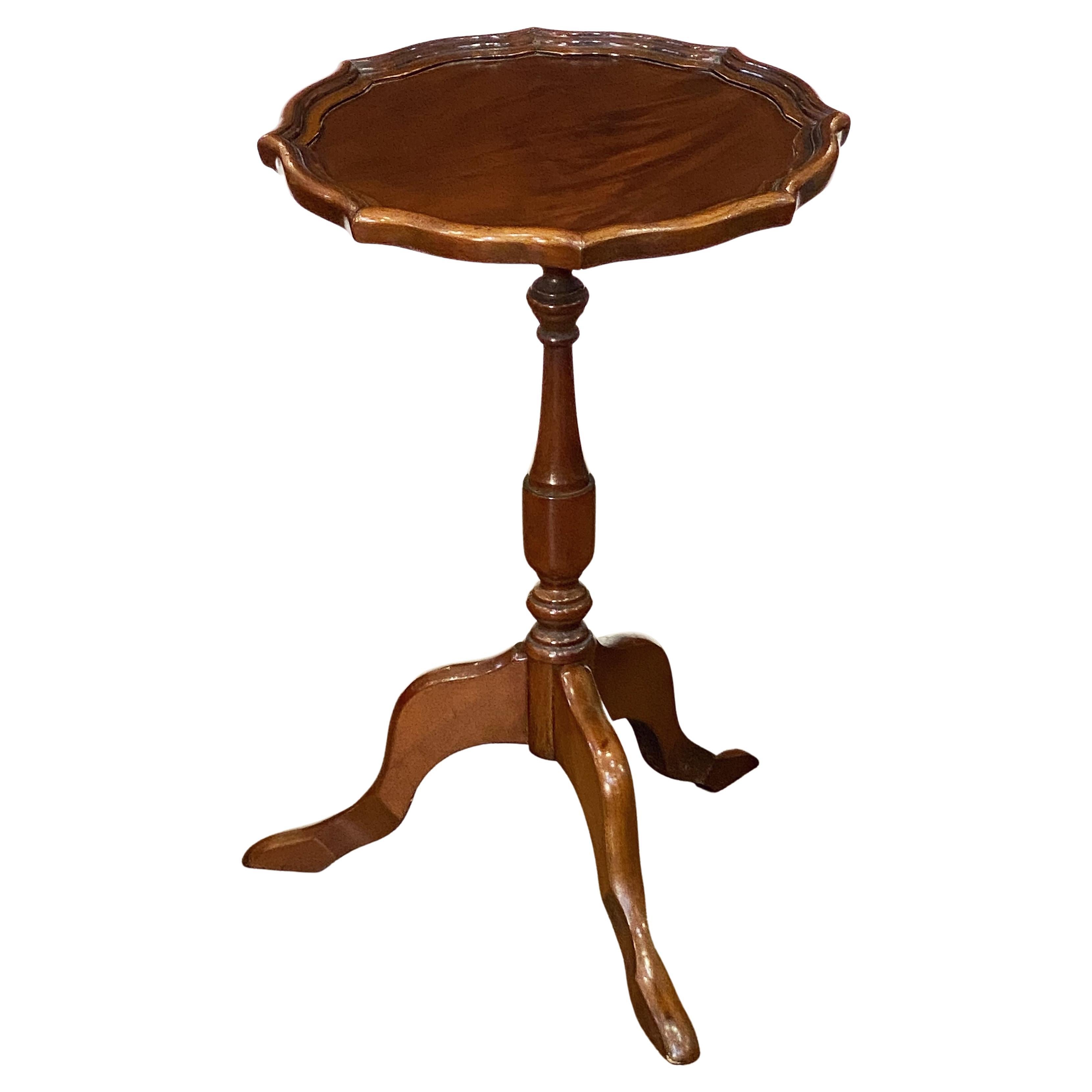 English Wine Table of Mahogany For Sale