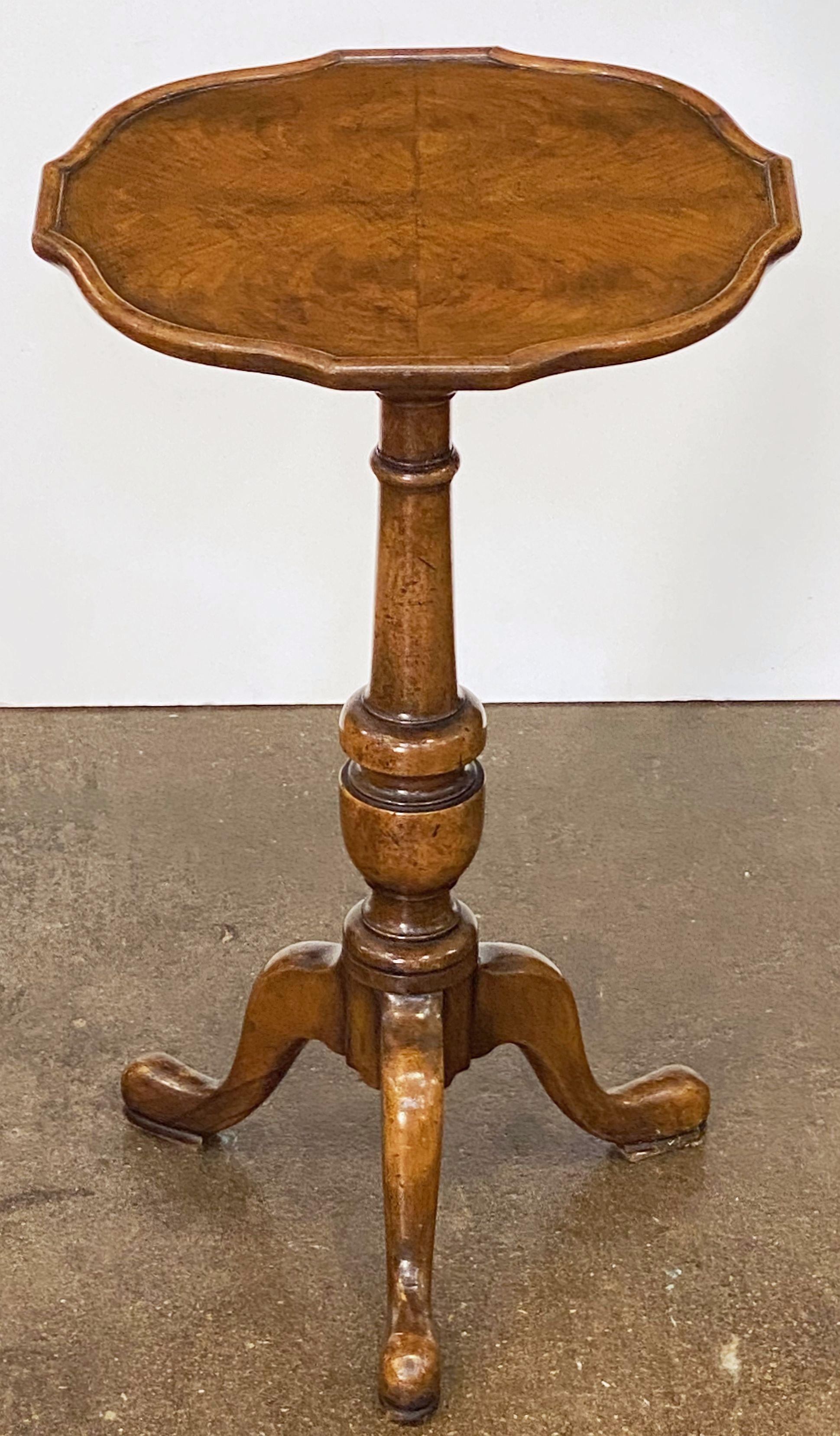 English Wine Table of Walnut For Sale 8