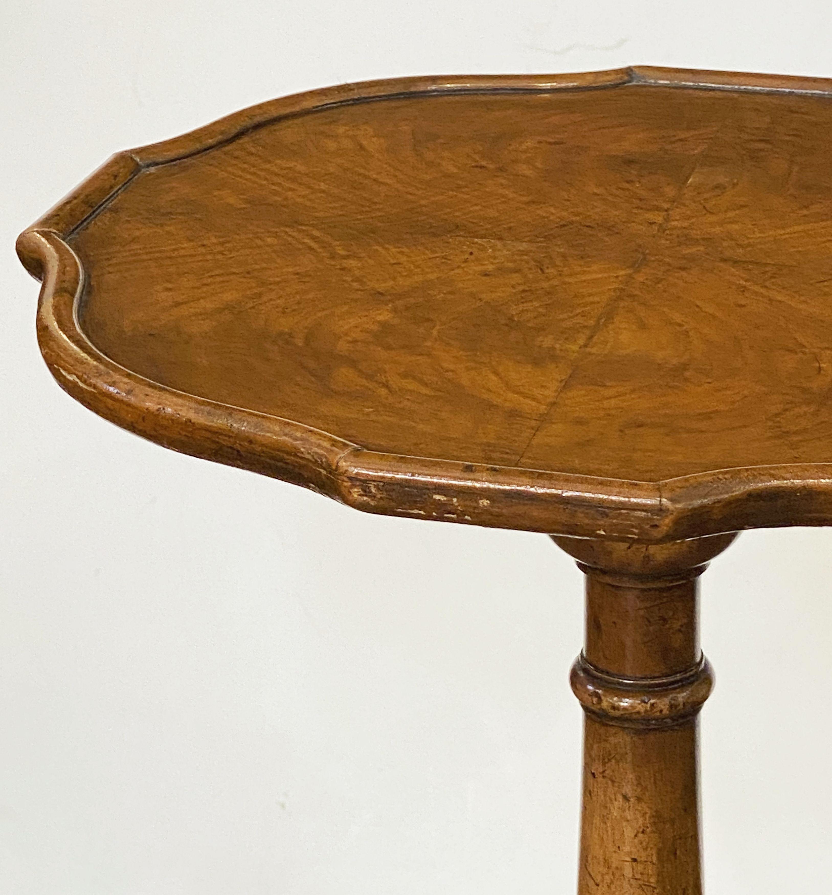 English Wine Table of Walnut For Sale 2