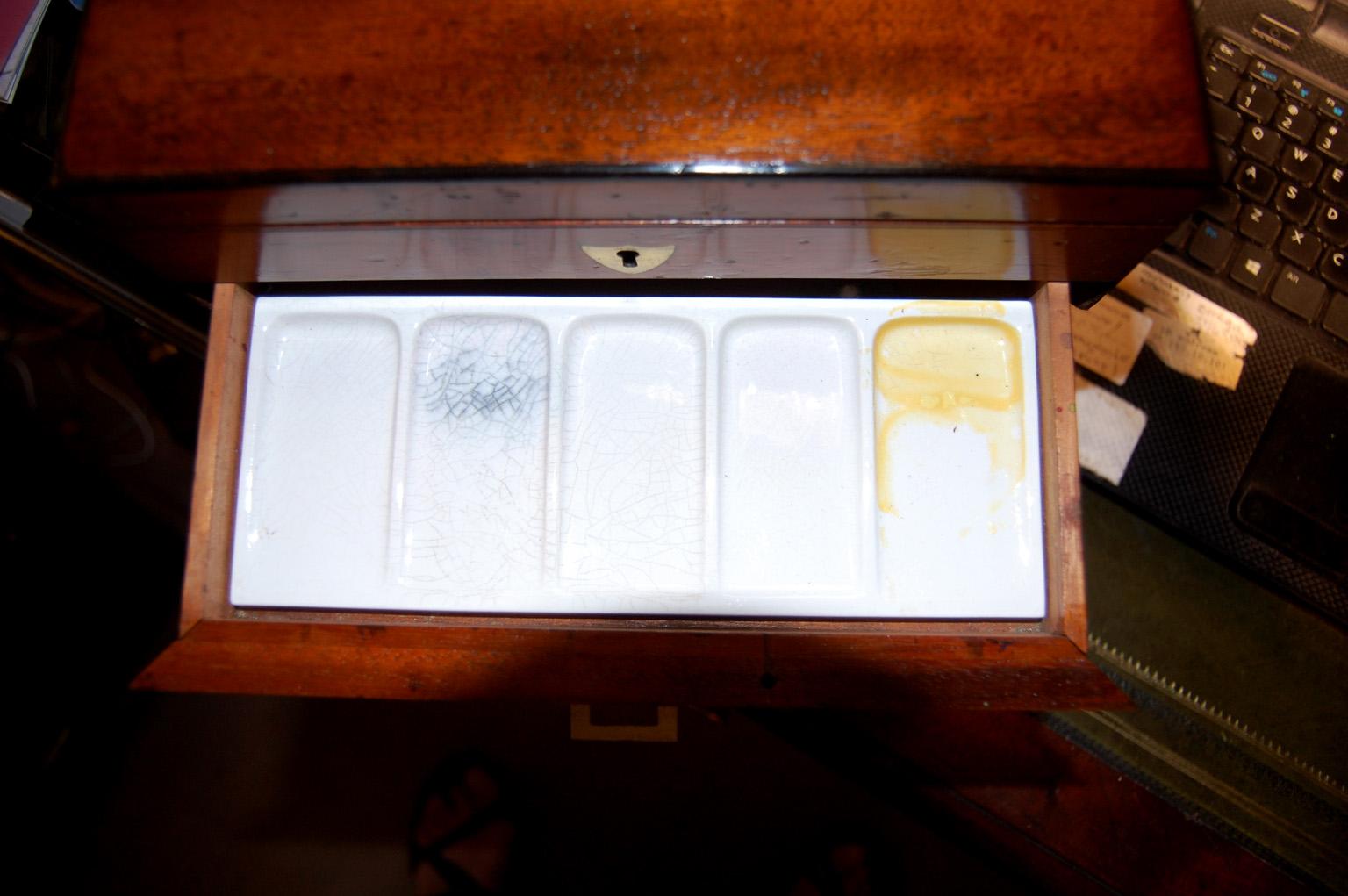 Mid-19th Century English Winsor and Newton Paint Box with Drawer, Paint and Pallettes circa 1865 For Sale