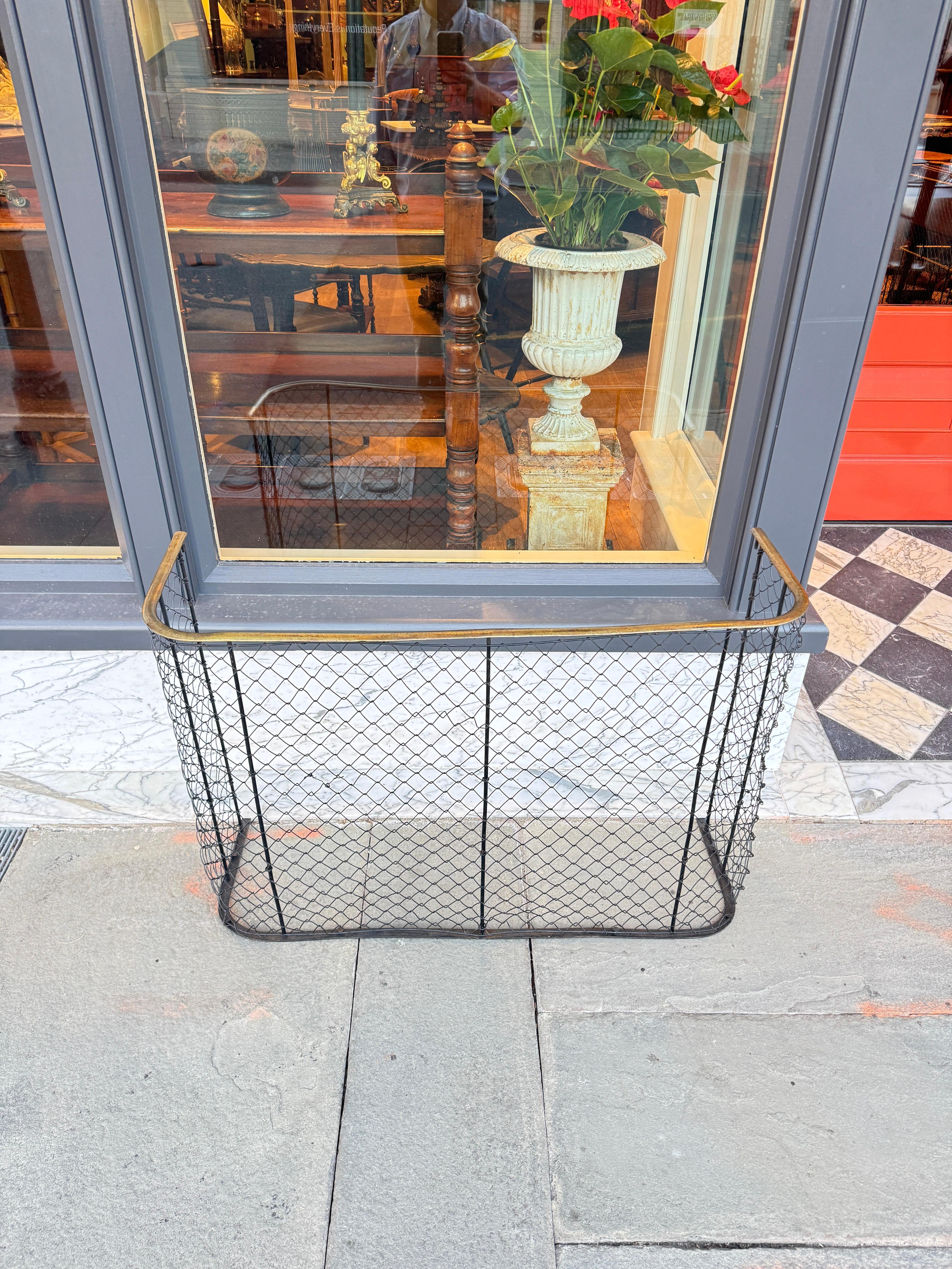 Parabordo inglese in filo di ferro e ottone per vivaio largo 40 pollici