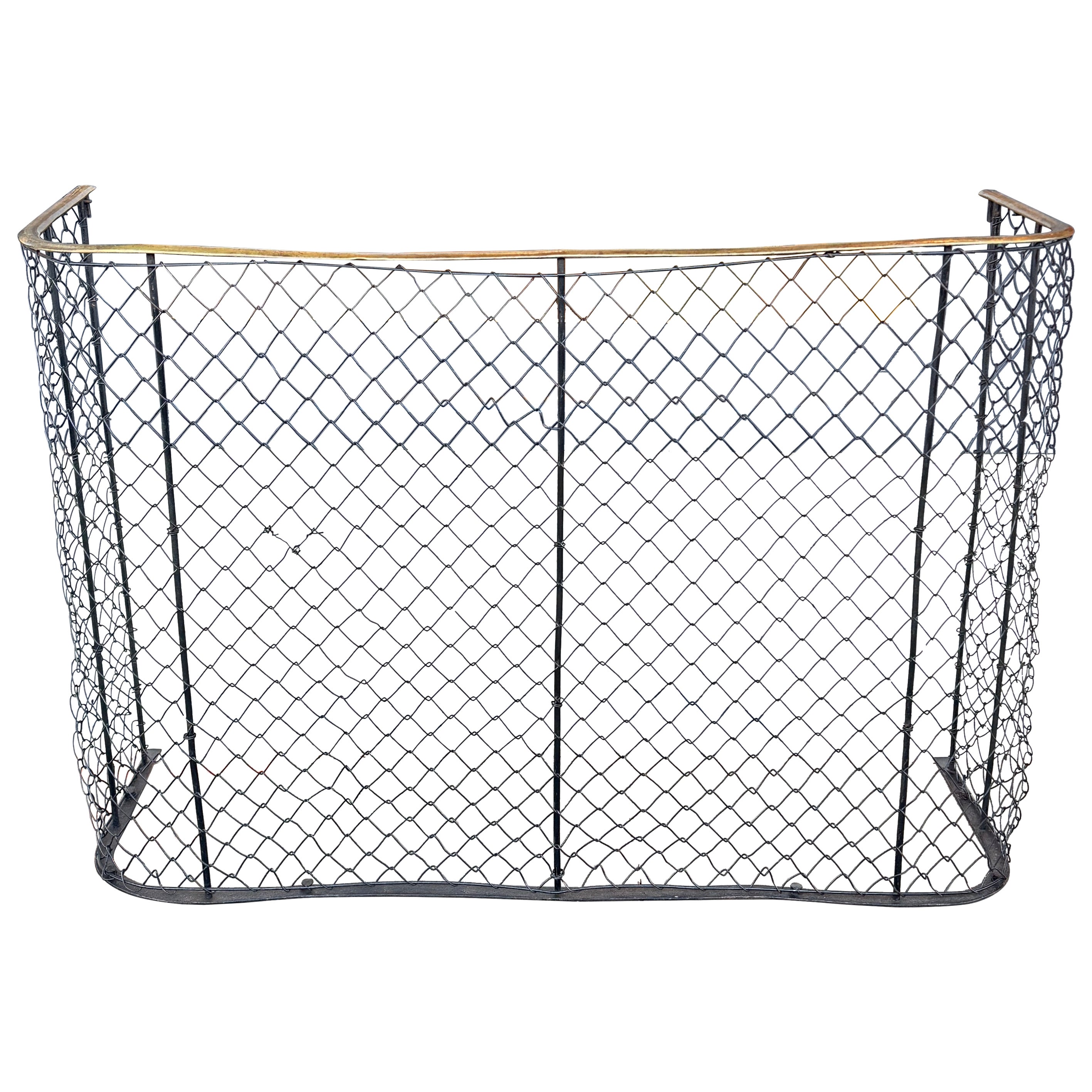 Parafango inglese in filo d
ottone per vivaio della fine del XIX secolo, largo 40 pollici