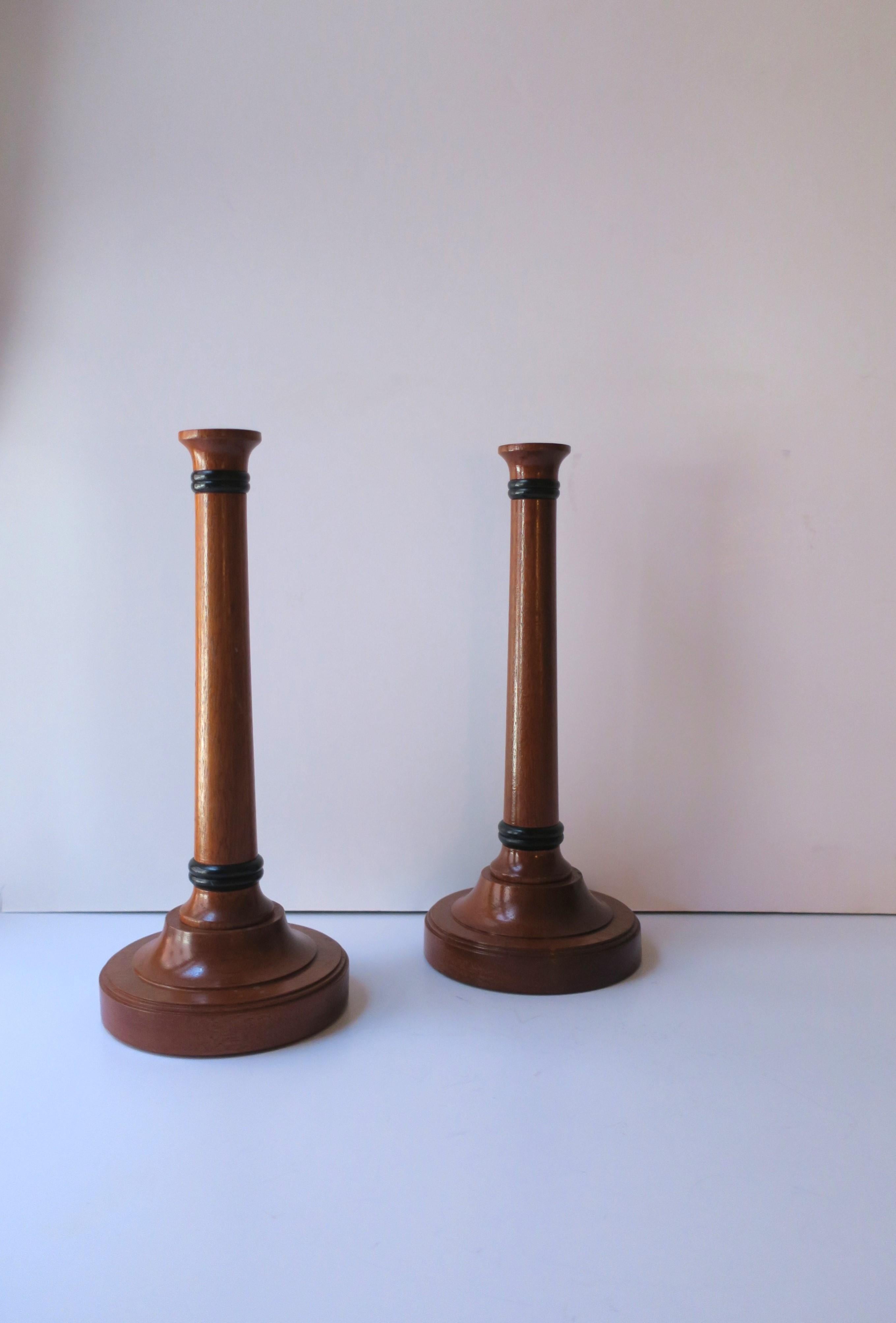 English Wood Candlesticks Holders, Pair In Excellent Condition For Sale In New York, NY