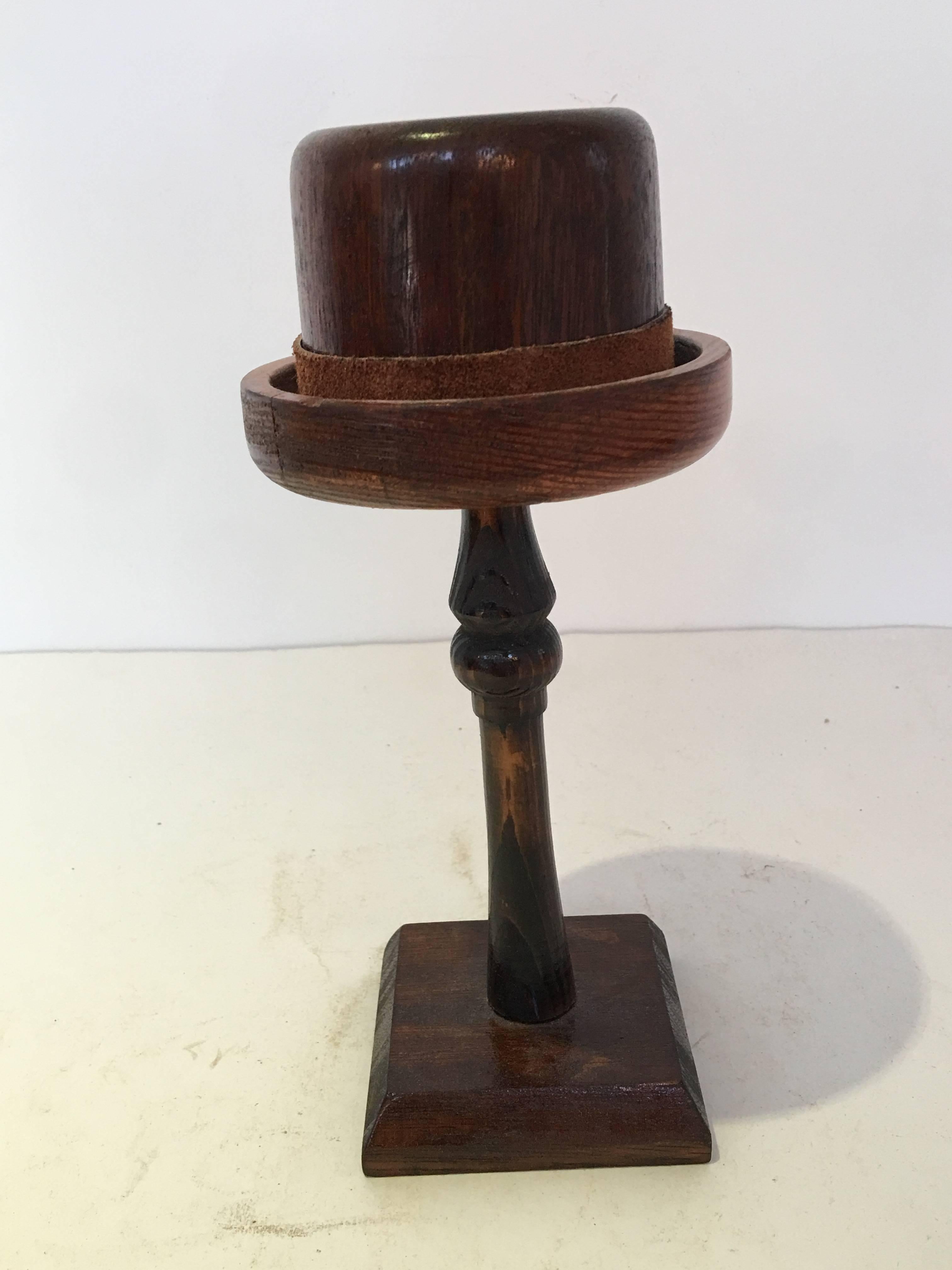 English Wood Doll Hat Mold In Excellent Condition In Bridgehampton, NY