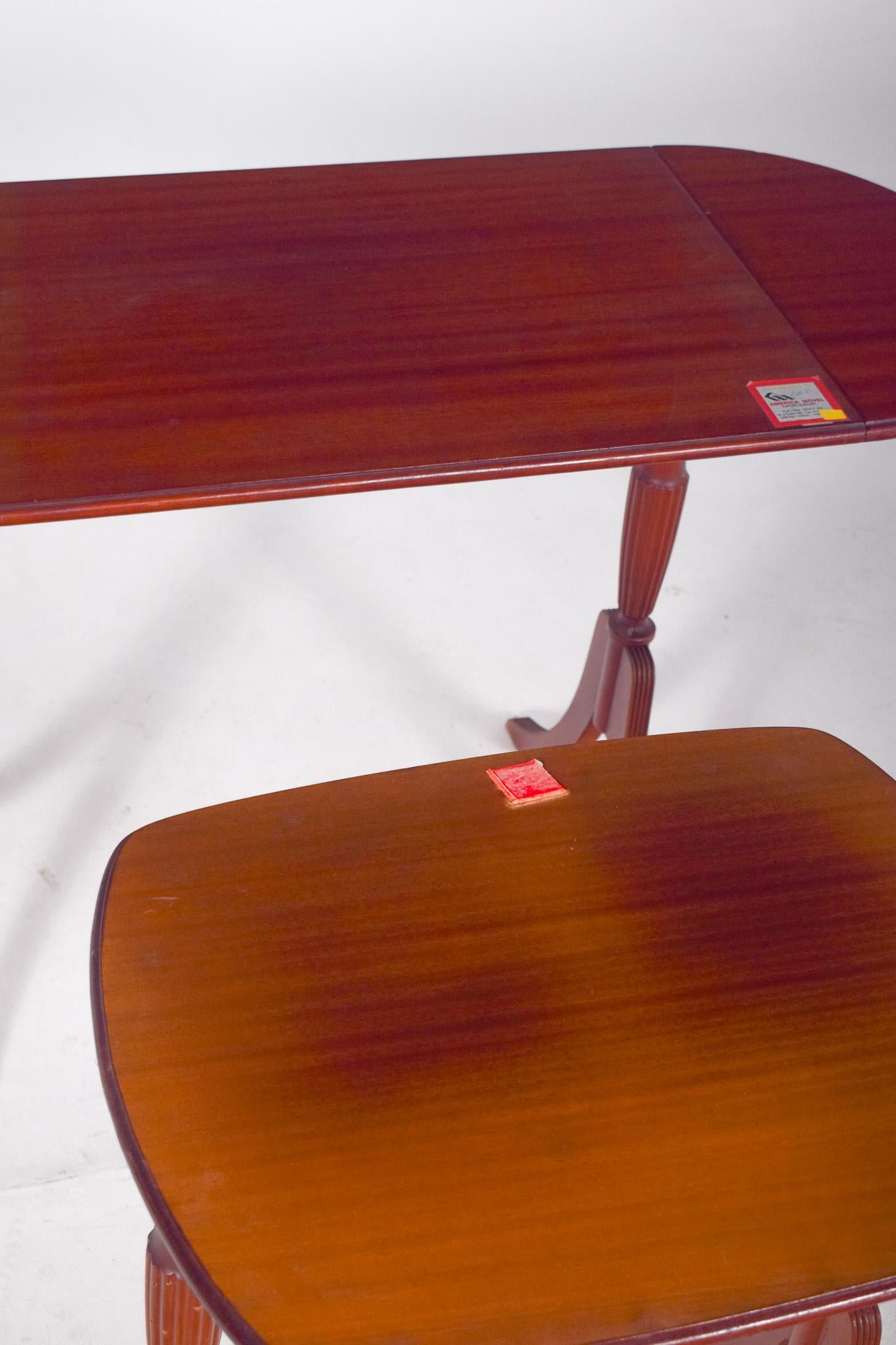 English Wood Nesting Tables en vente 3