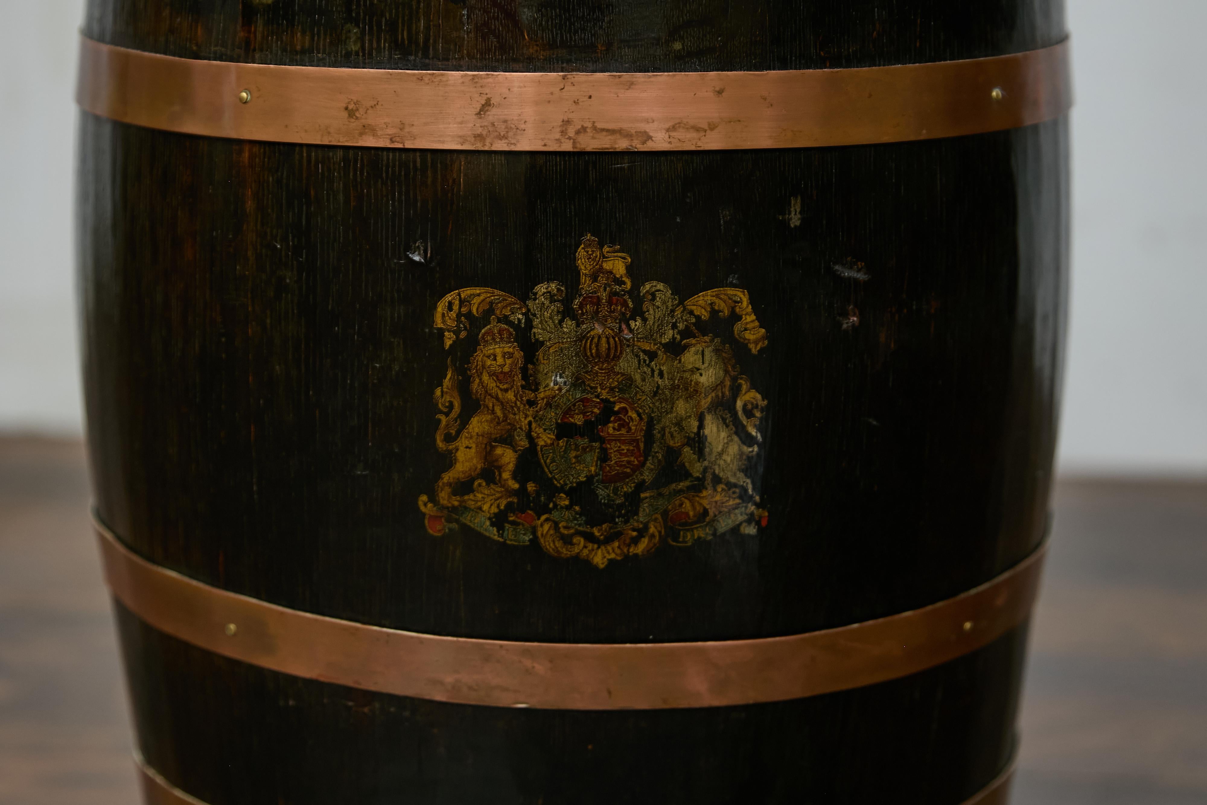 English Wooden Barrel, Copper Braces, Royal Coat of Arms Transfer, Circa 1900 In Good Condition For Sale In Atlanta, GA