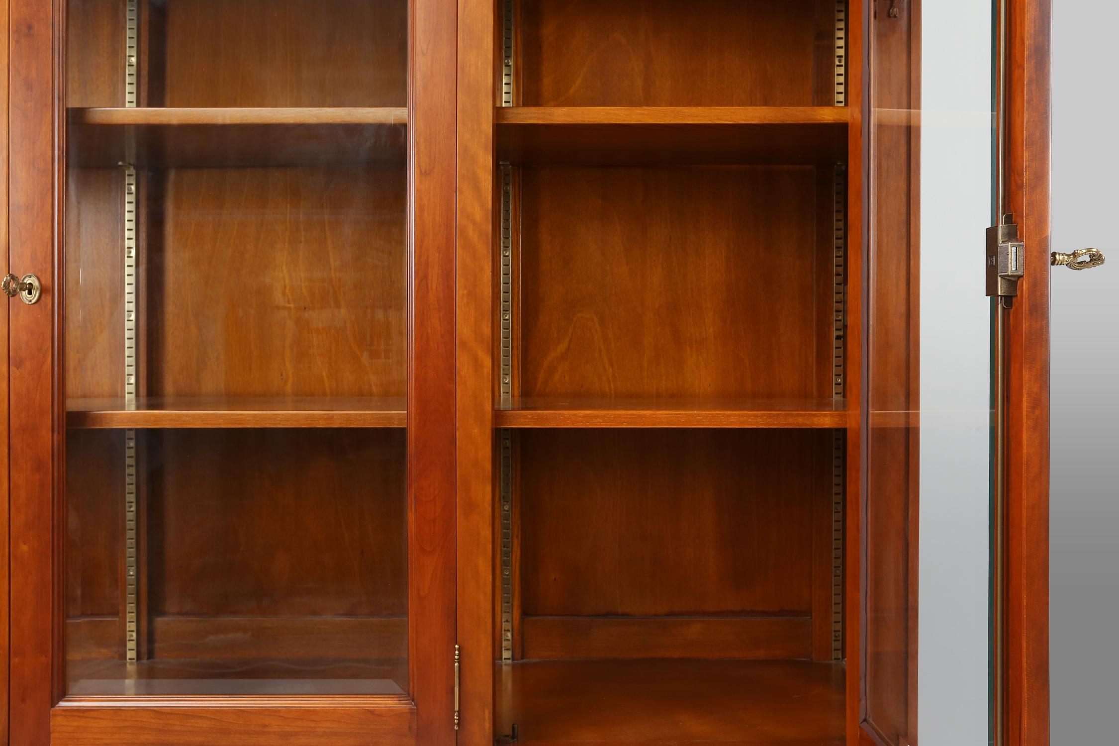 English Wooden Bookcase Cabinet, 1950s For Sale 3